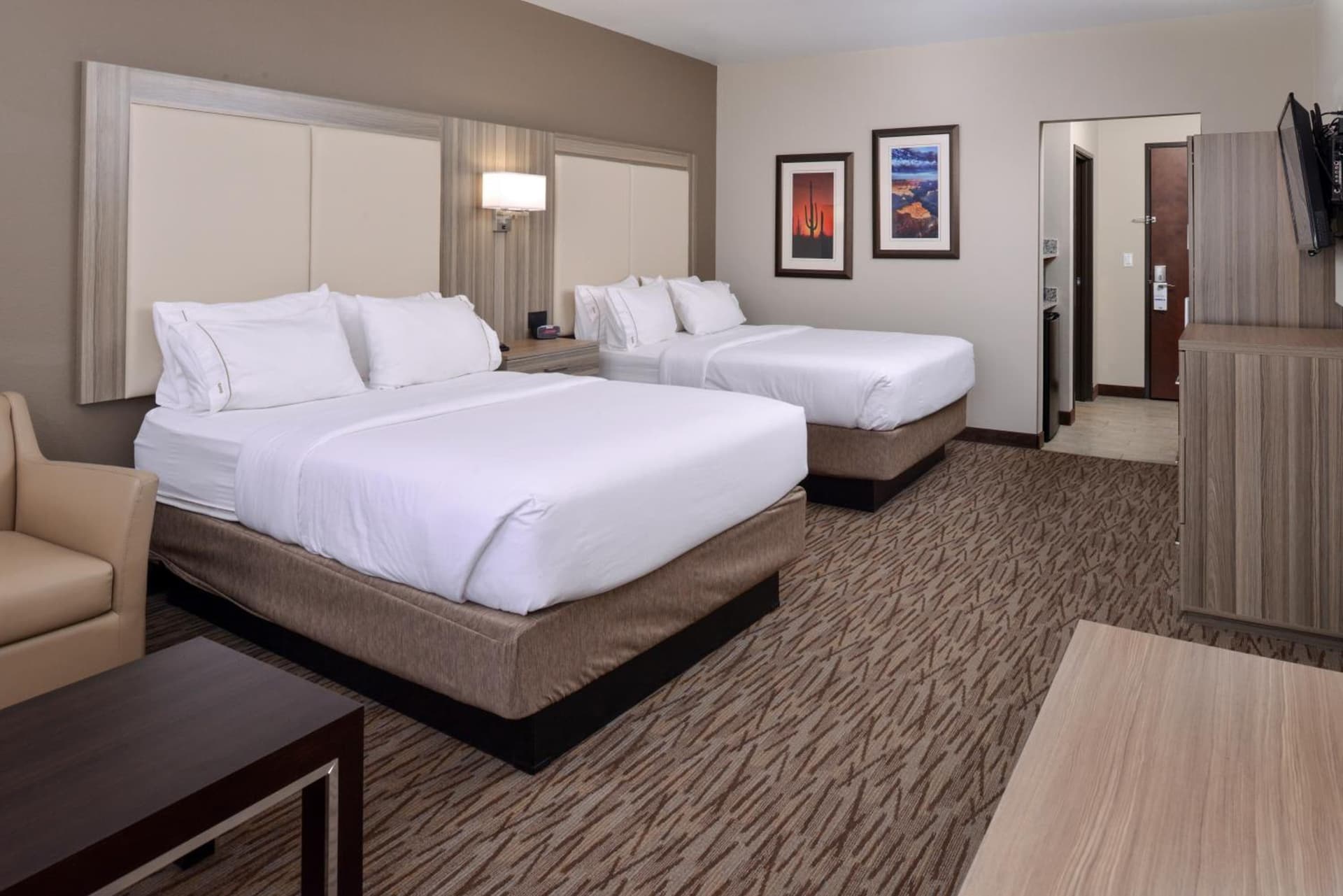 Holiday Inn Express & Suites Williams by IHG interior in Williams, AZ — gallery photo 2