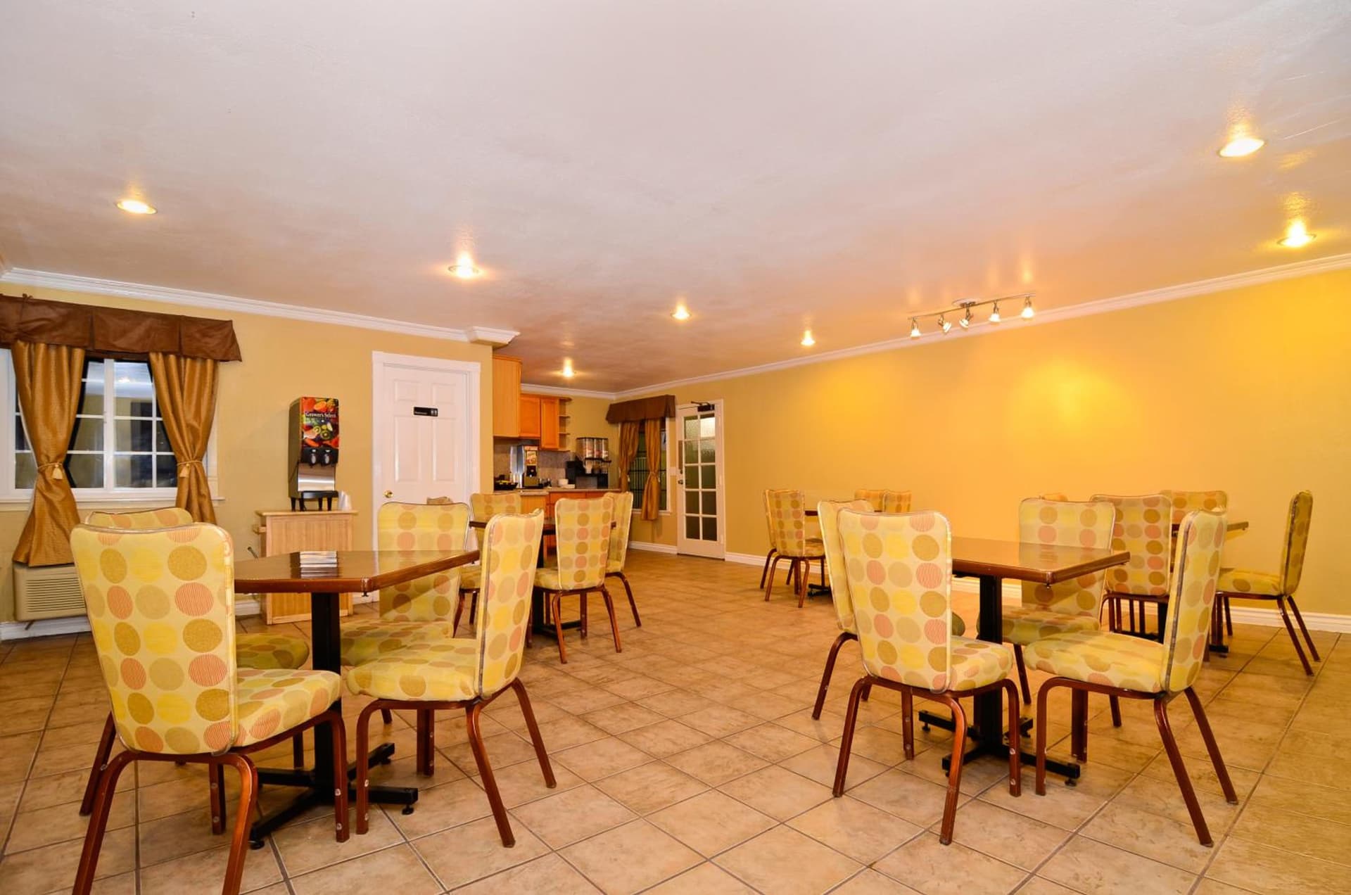 Chula Vista Inn property views in Chula Vista, CA — gallery photo 3