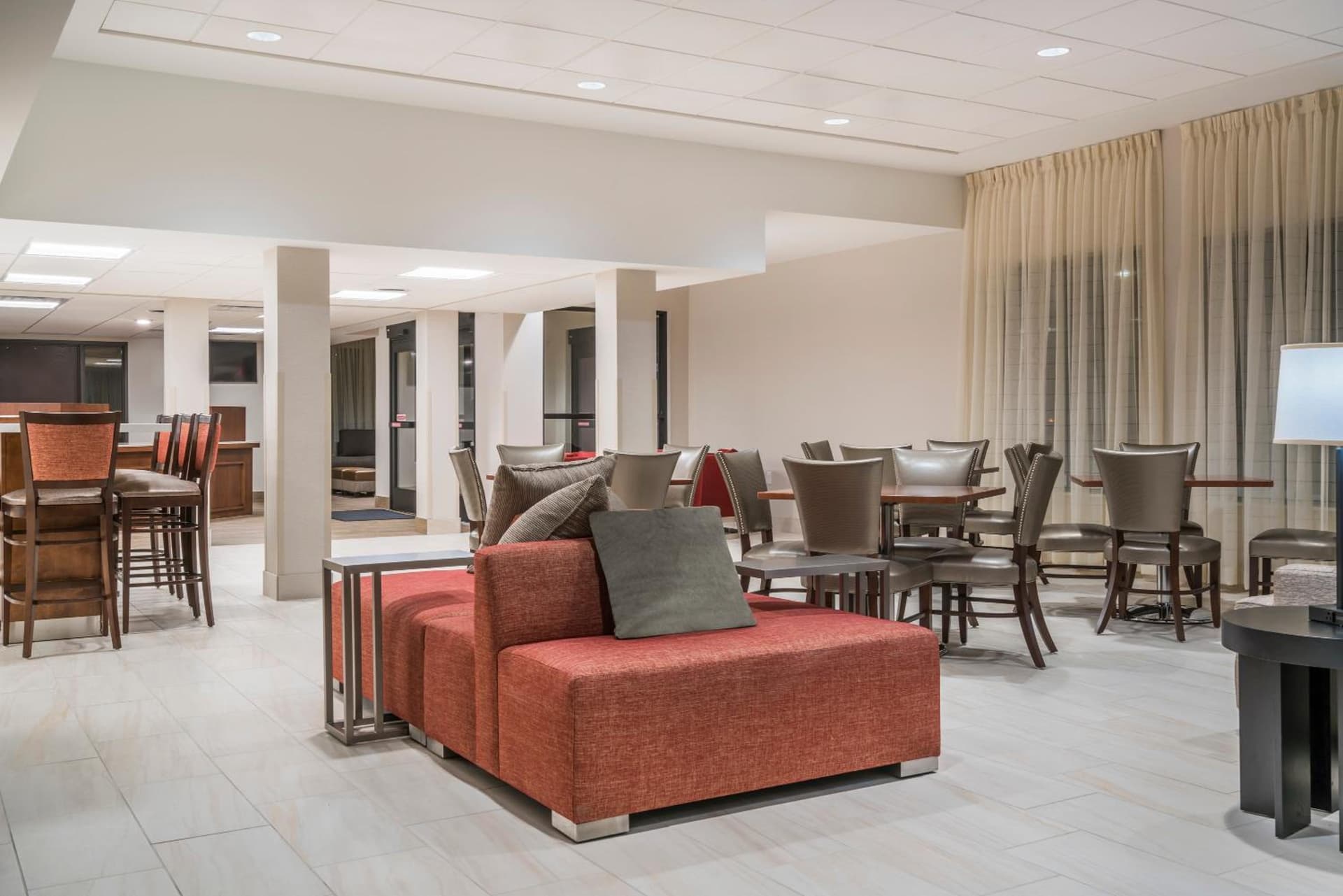 Ramada by Wyndham Minneapolis Golden Valley gallery photo in Minneapolis, MN — image 60