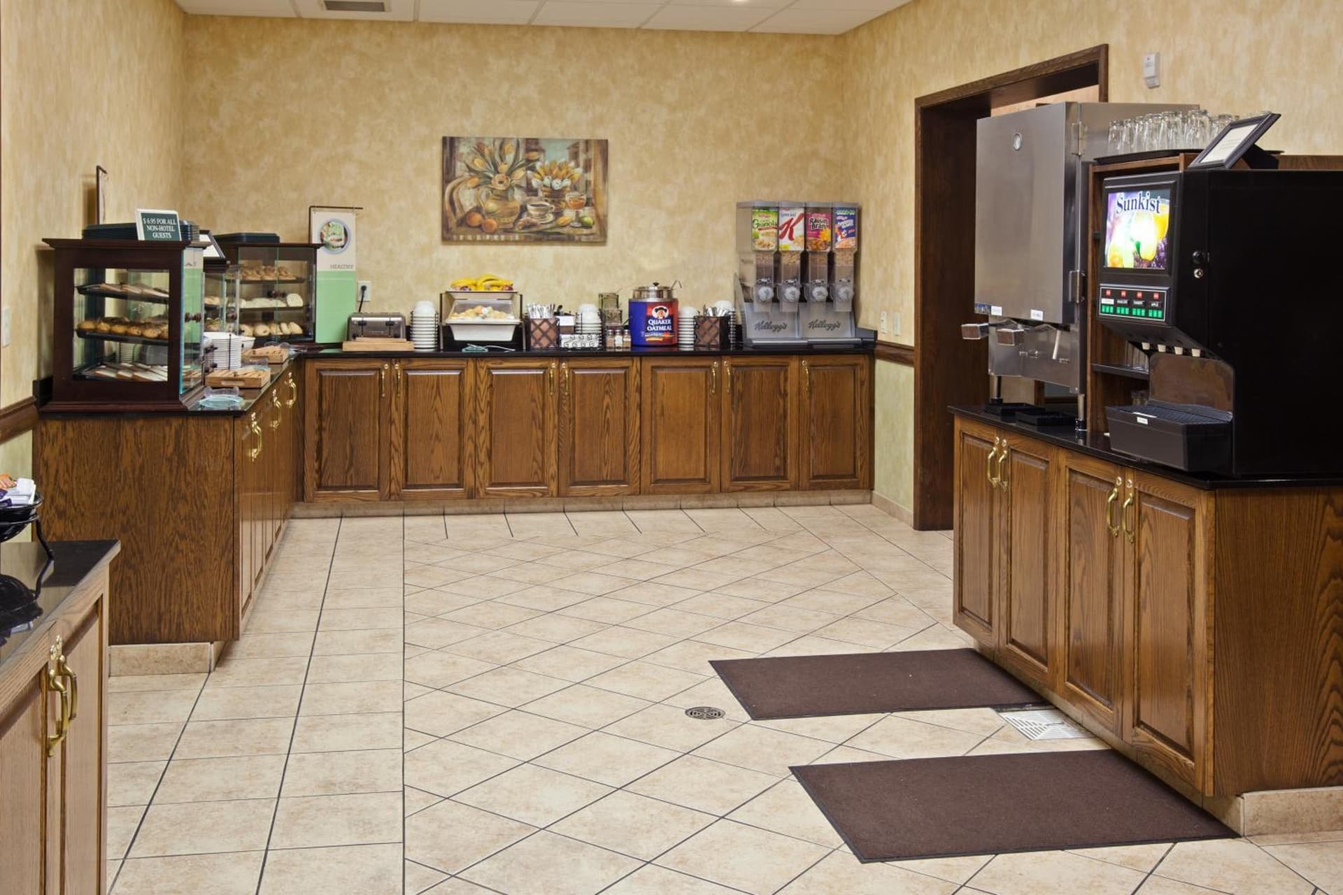 Country Inn & Suites by Radisson, Grand Rapids East, MI gallery photo in Grand Rapids, MI — image 47