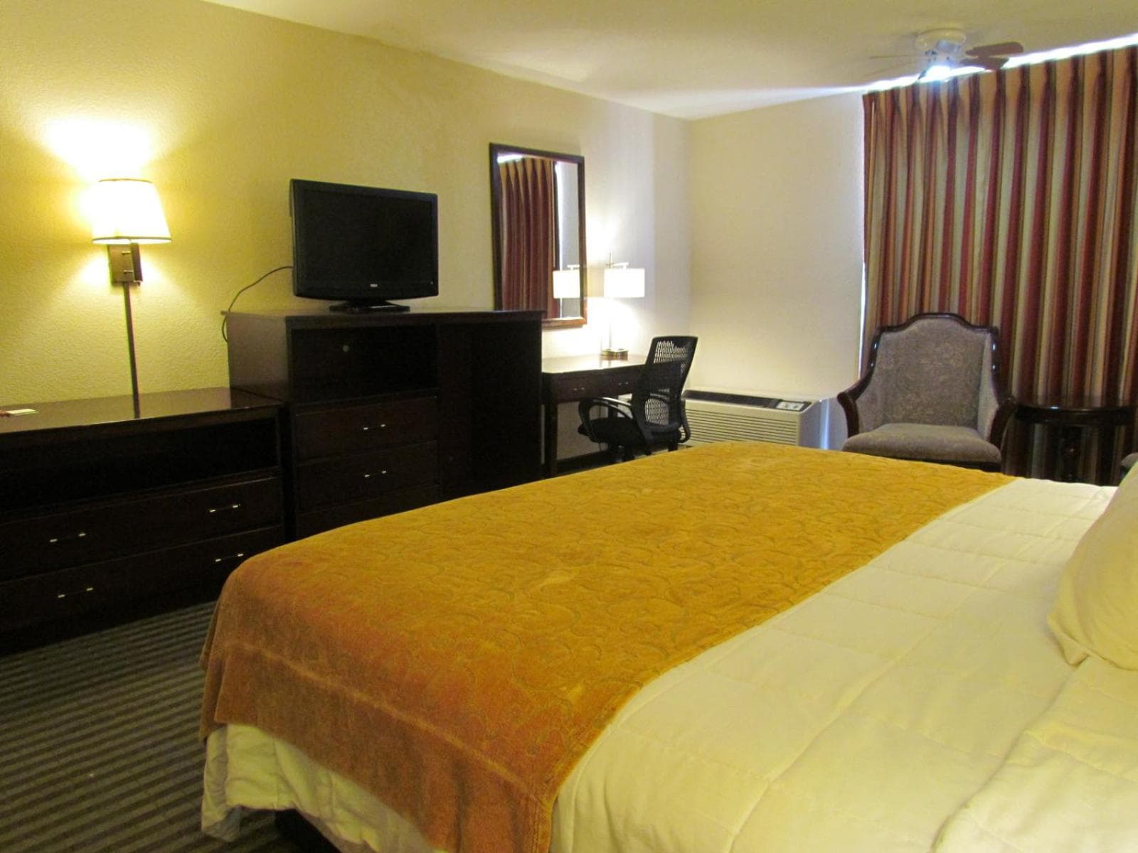 Romana Hotel - Houston Southwest gallery photo in Houston, TX — image 18