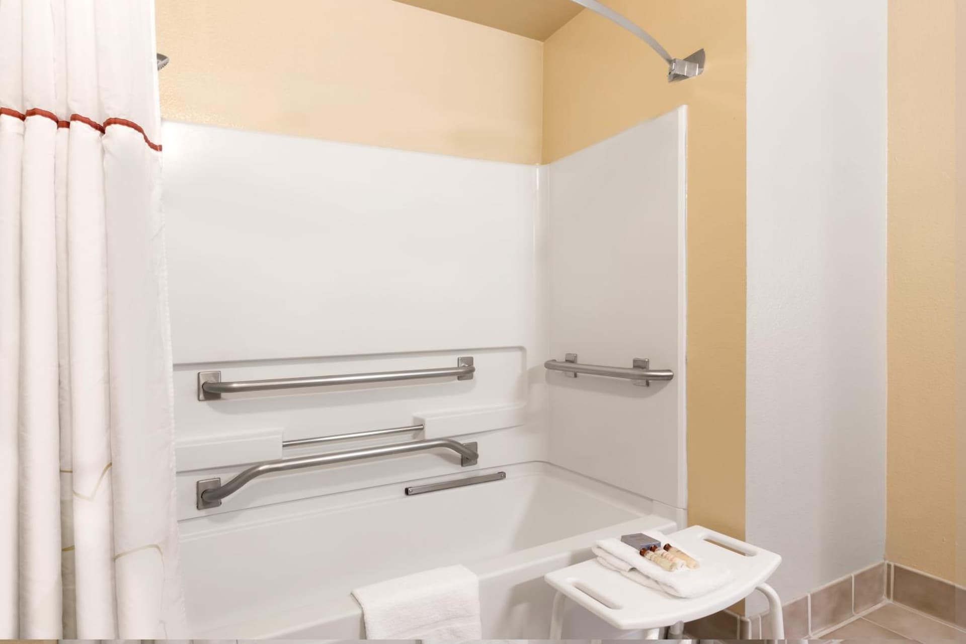 Hawthorn Suites by Wyndham Rancho Cordova/Folsom gallery photo in Rancho Cordova, CA — image 82