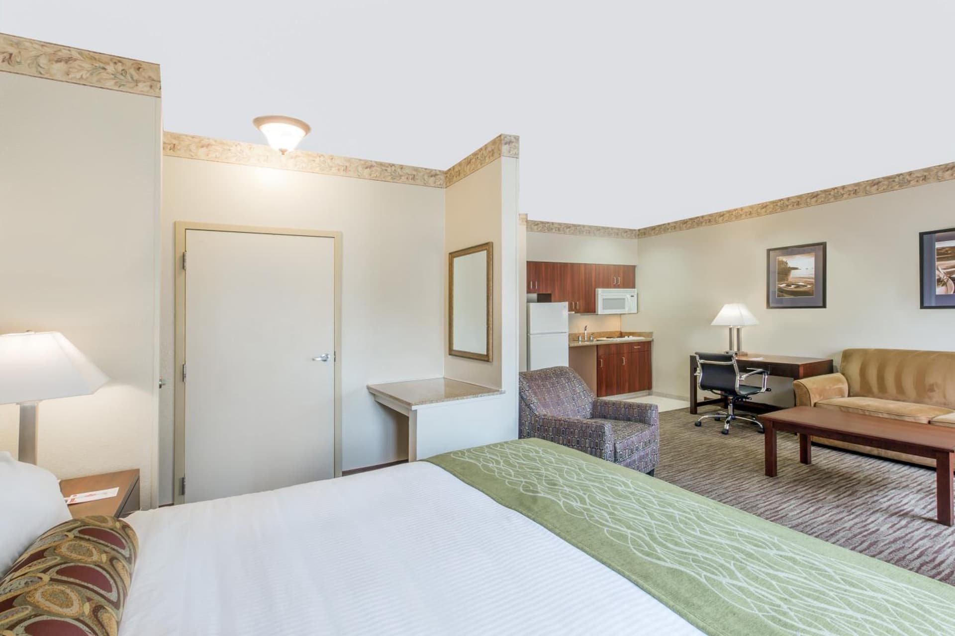 Hawthorn Suites by Wyndham Rancho Cordova/Folsom gallery photo in Rancho Cordova, CA — image 13