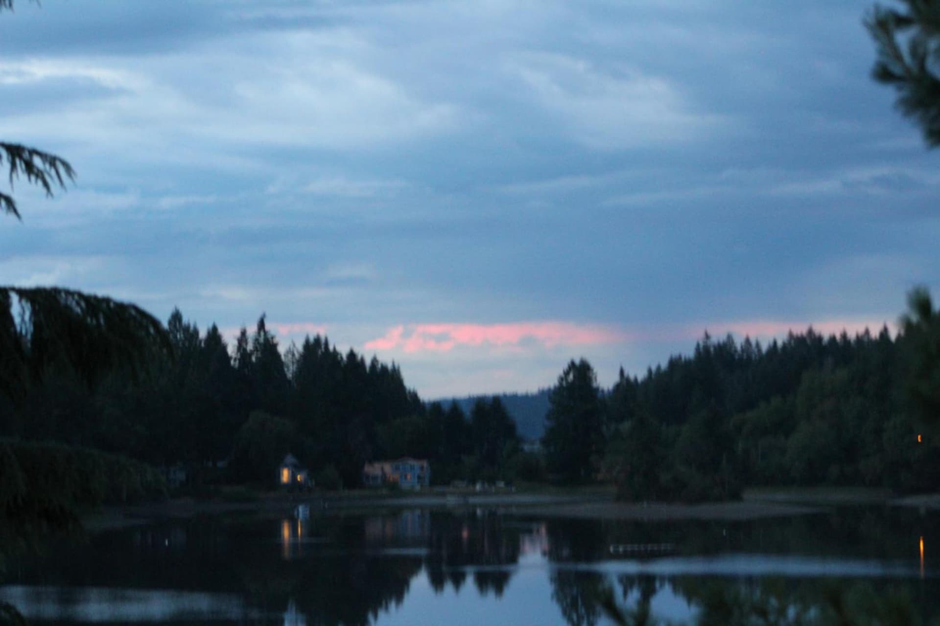 Oyster Bay Inn & Suites property views in Bremerton, WA — gallery photo 3