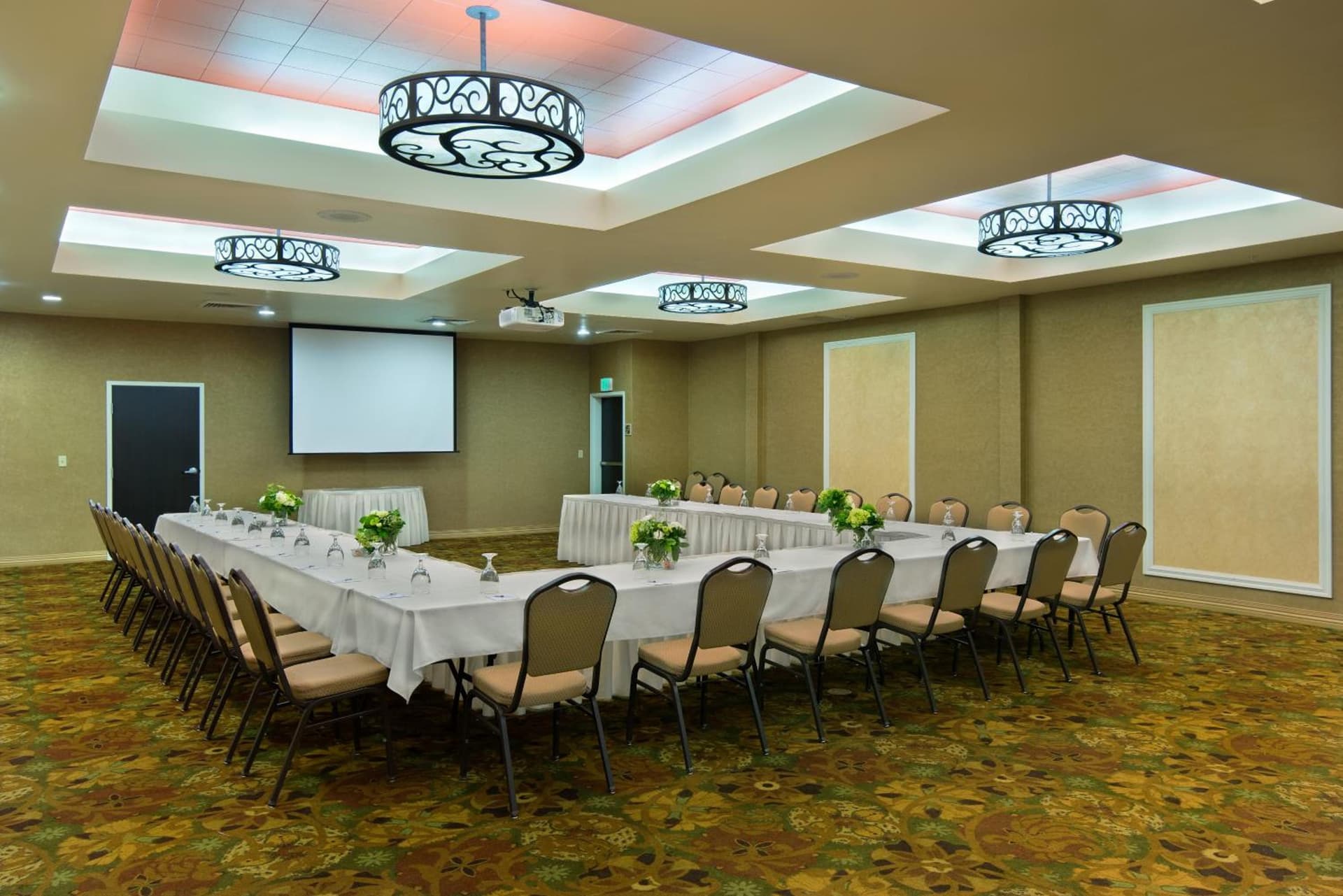 Oxford Suites Boise interior in Boise, ID — gallery photo 2