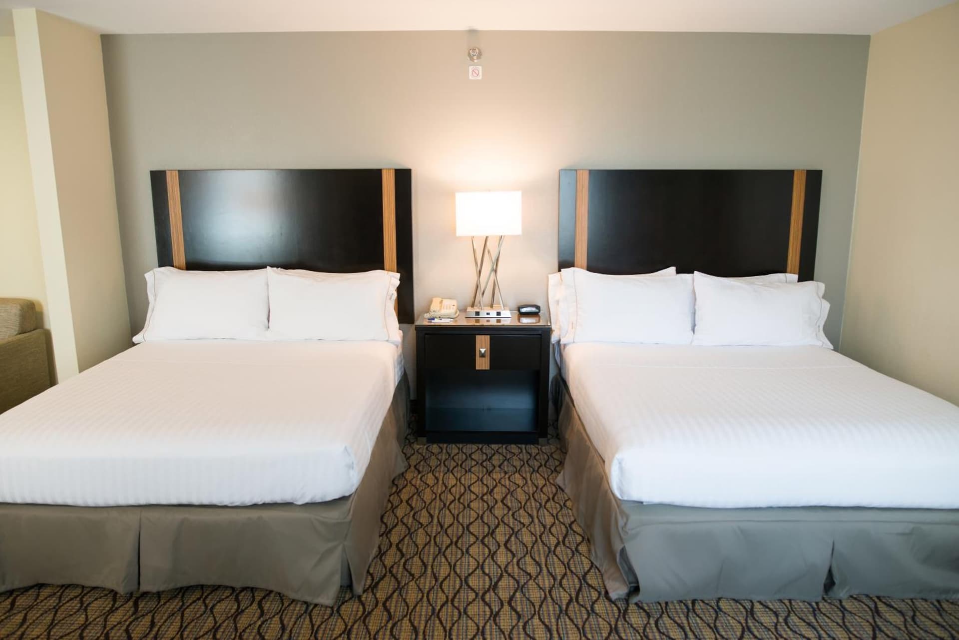 Holiday Inn Express Hotel & Suites Chanhassen by IHG interior in Chanhassen, MN — gallery photo 2