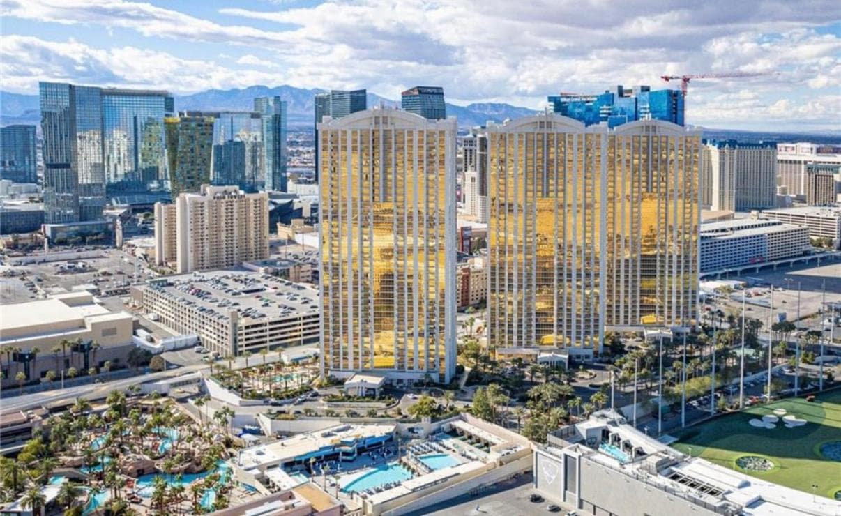 Suite Spot LV II at MGM Balcony F1 View gallery photo in Paradise, NV — image 14