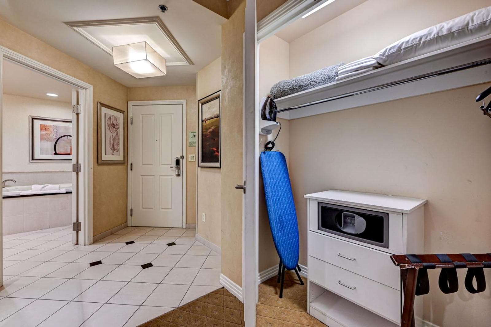 Suite Spot LV II at MGM Balcony F1 View gallery photo in Paradise, NV — image 29