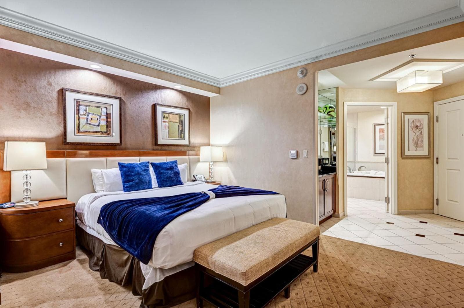 Suite Spot LV II at MGM Balcony F1 View gallery photo in Paradise, NV — image 35