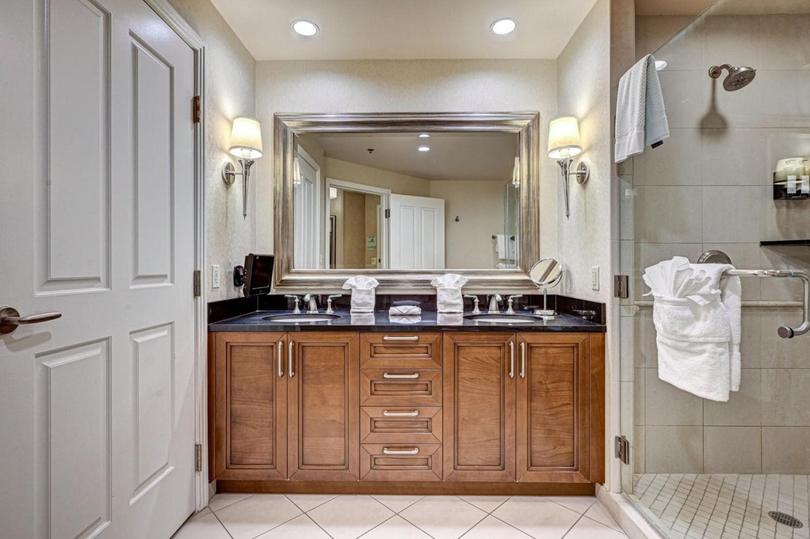 Suite Spot LV II at MGM Balcony F1 View gallery photo in Paradise, NV — image 26
