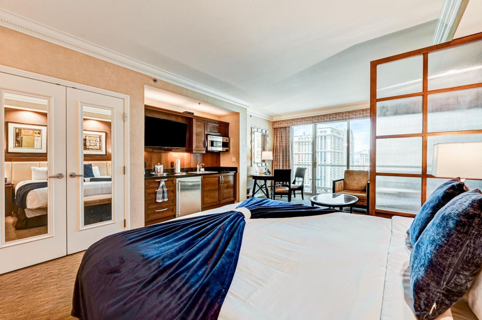 Suite Spot LV II at MGM Balcony F1 View gallery photo in Paradise, NV — image 32