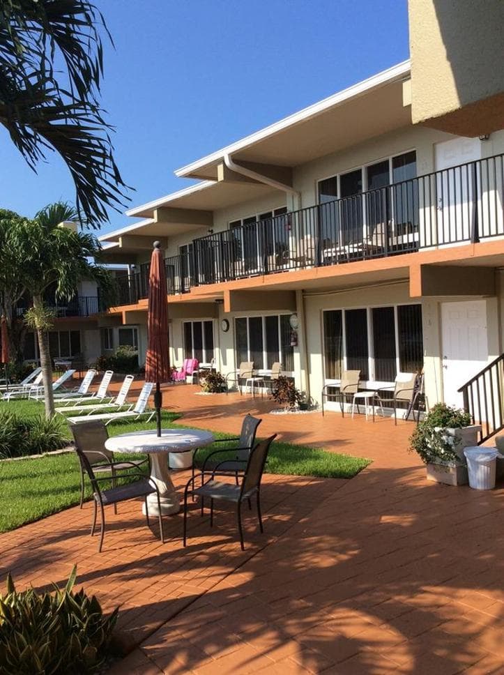 Aqua Mar Condos gallery photo in Pompano Beach, FL — image 9