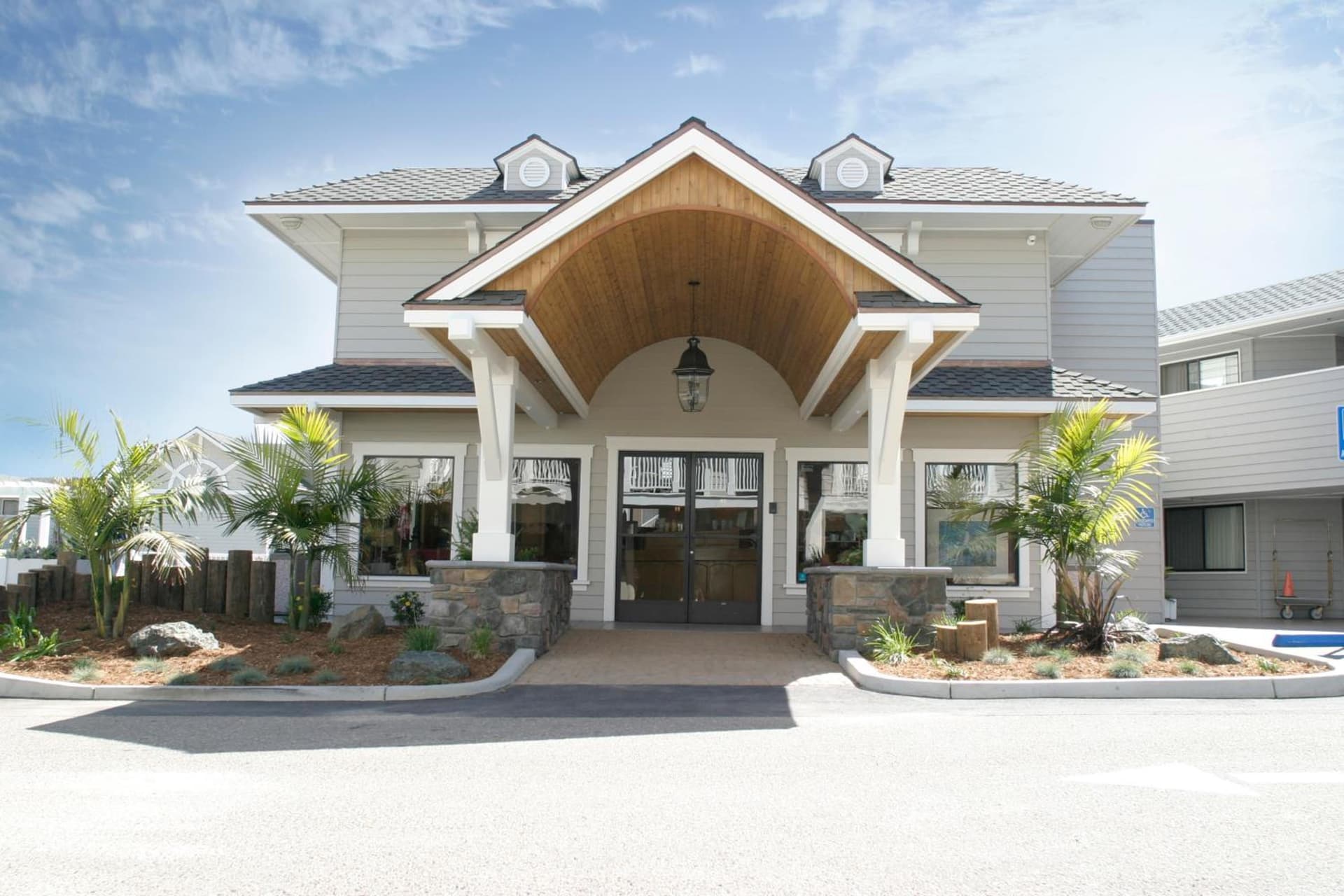 Pismo Lighthouse Suites — hotel in Pismo Beach, California
