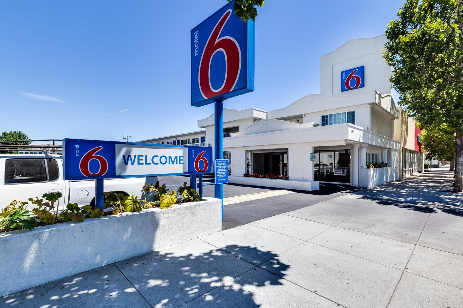 Motel 6-San Jose, CA - Convention Center property views in San Jose, CA — gallery photo 3