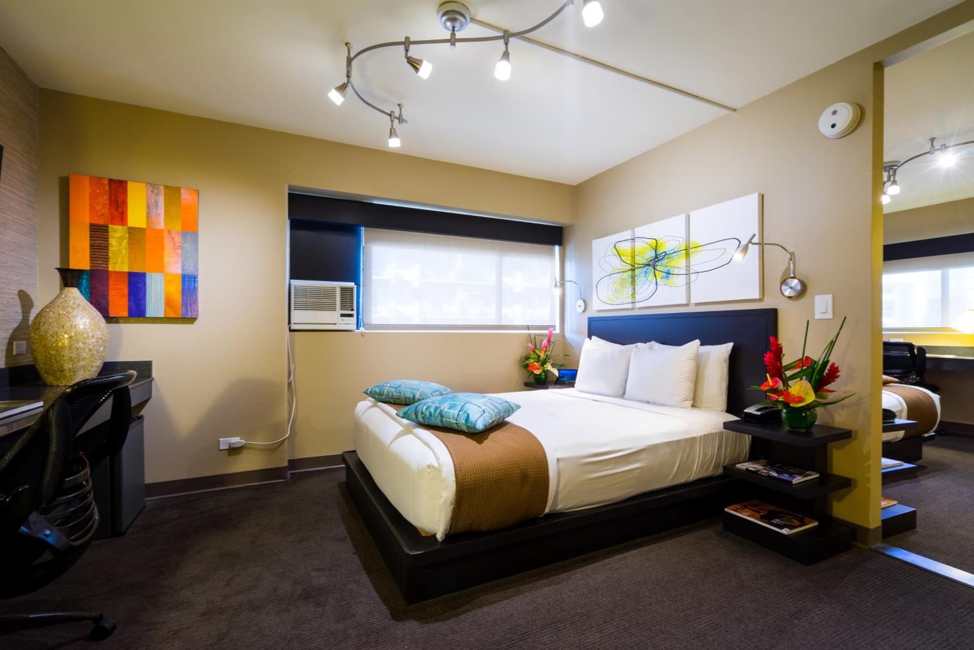 VIVE Hotel Waikiki gallery photo in Honolulu, HI — image 153