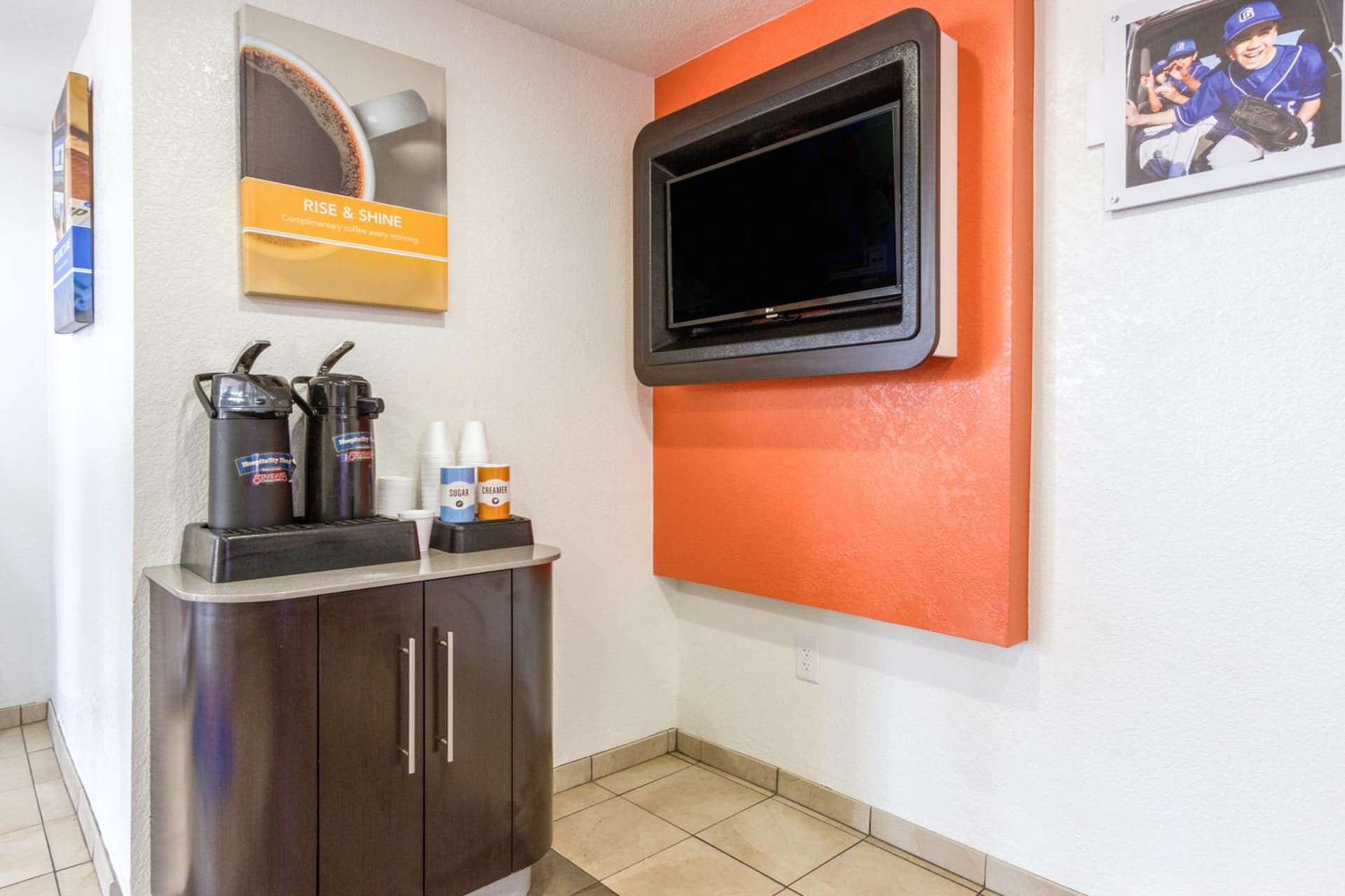 Motel 6 Tempe, AZ Phoenix Airport Priest Dr gallery photo in Tempe, AZ — image 31