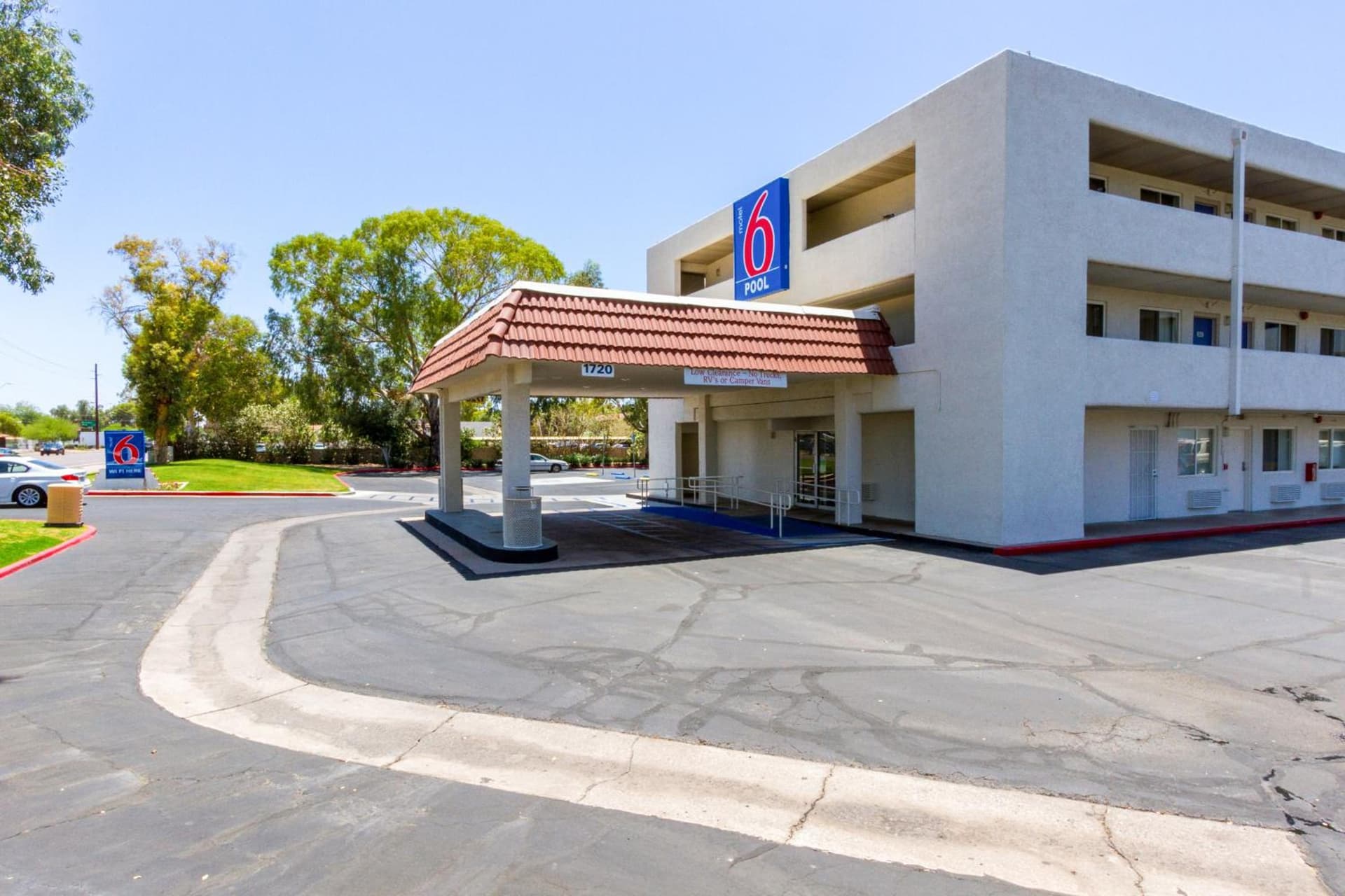 Motel 6 Tempe, AZ Phoenix Airport Priest Dr featured exterior or lobby in Tempe, AZ — similar hotel