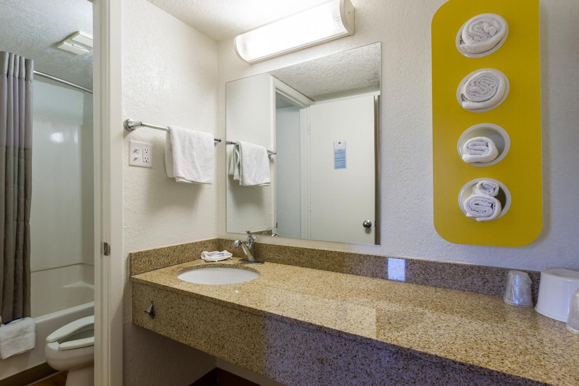 Motel 6 Tempe, AZ Phoenix Airport Priest Dr gallery photo in Tempe, AZ — image 38