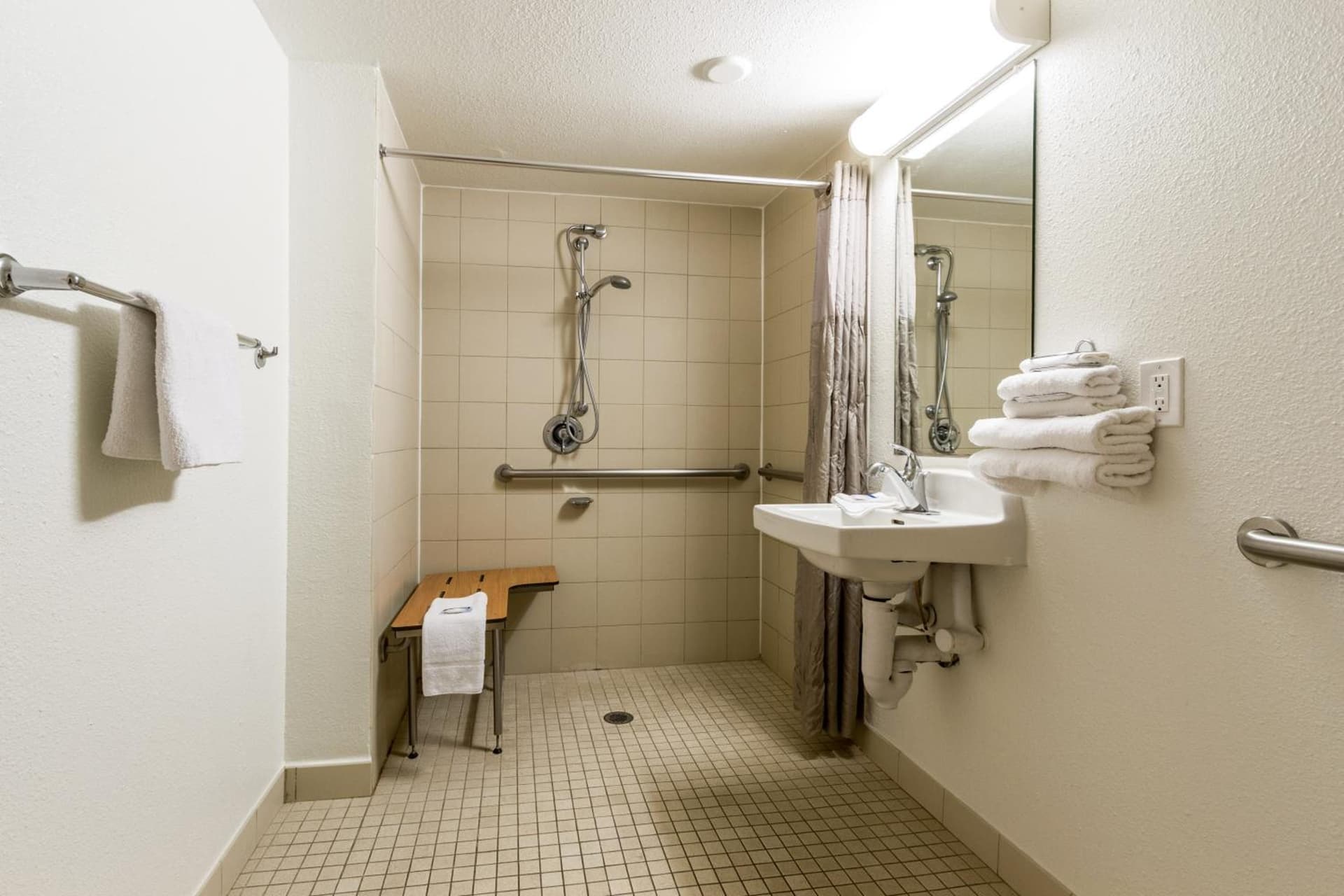 Motel 6 Tempe, AZ Phoenix Airport Priest Dr gallery photo in Tempe, AZ — image 47