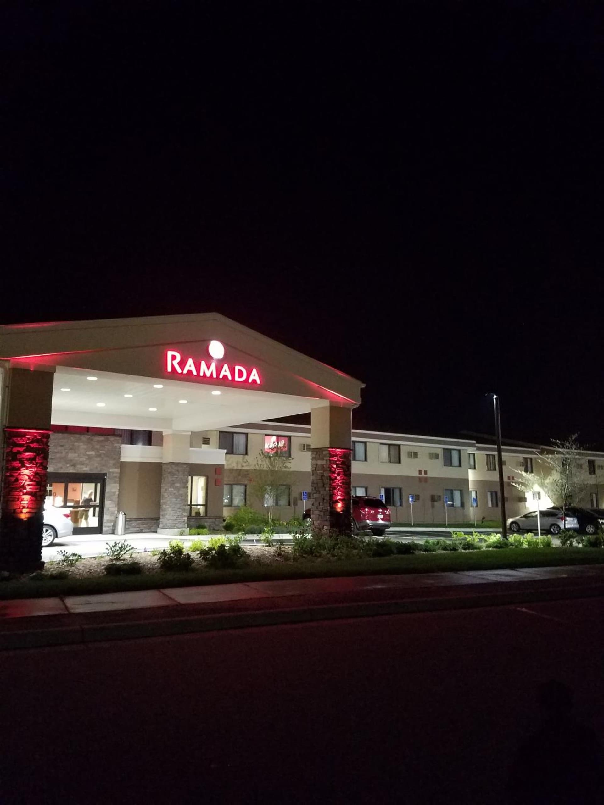 Ramada by Wyndham Minneapolis Golden Valley gallery photo in Minneapolis, MN — image 40