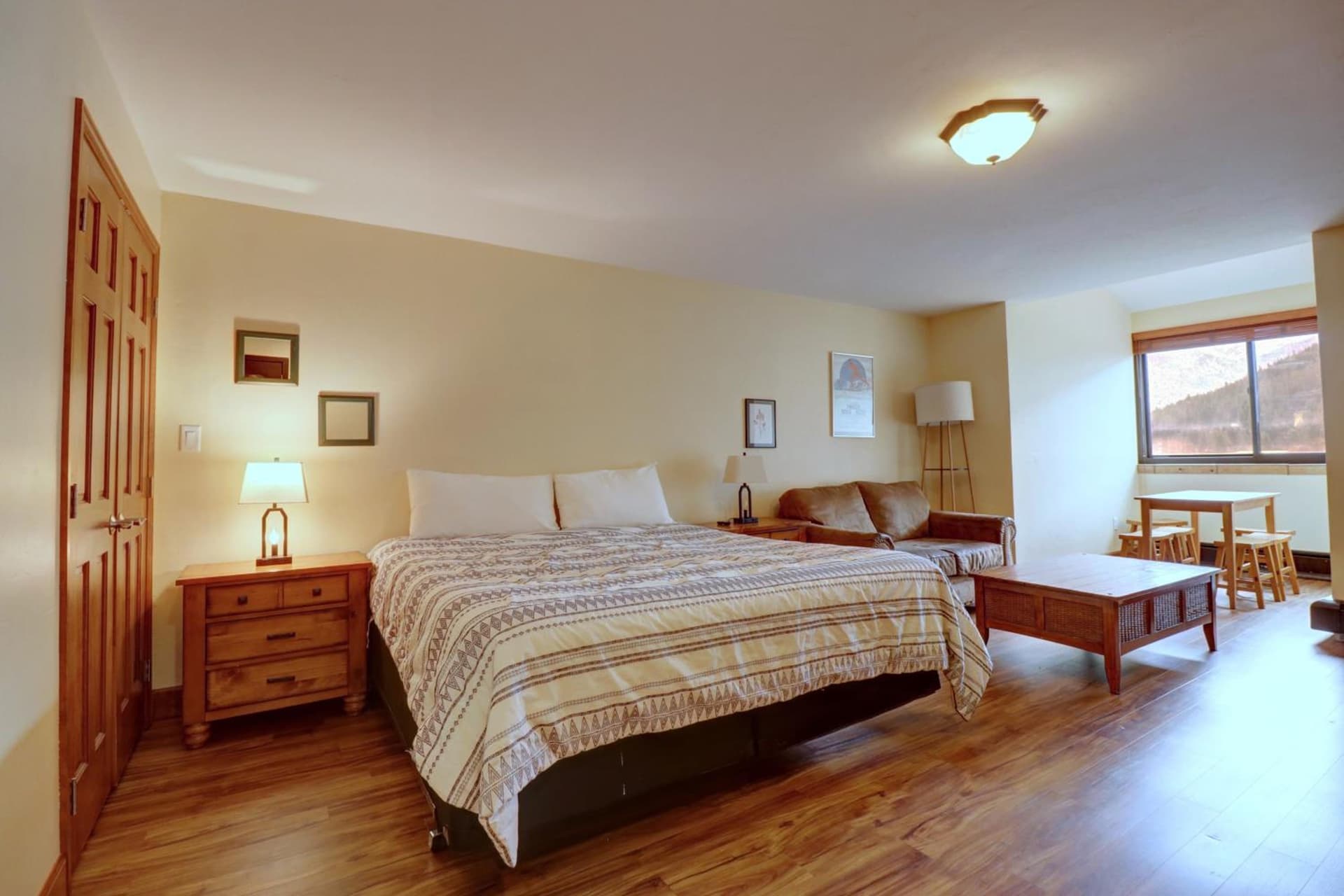 VS553 Village Square Hotel Room — hotel in Junction, Texas
