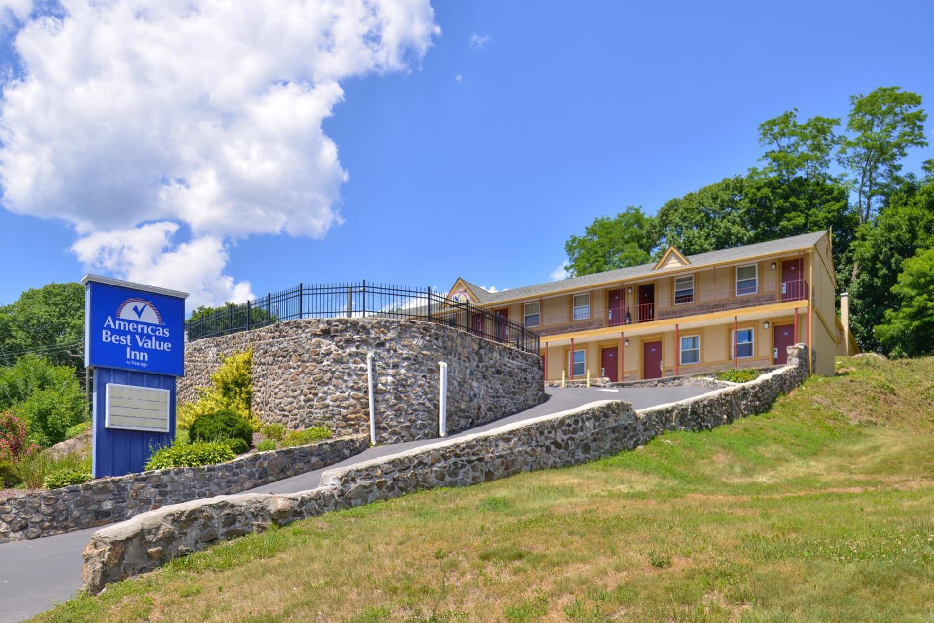 Golden Hill Inn-Danbury gallery photo in Danbury, CT — image 18