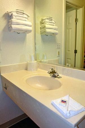 Travelodge by Wyndham Norfolk Airport gallery photo in Norfolk, VA — image 32