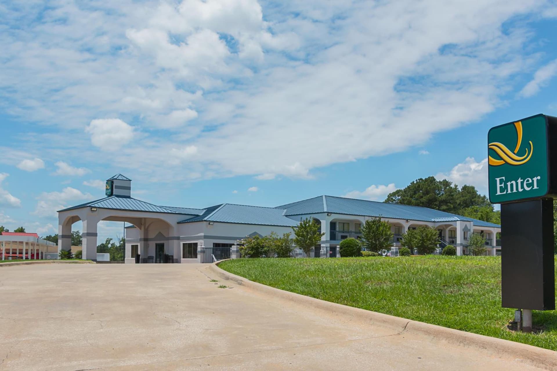 Quality Inn Carthage property views in Carthage, TX — gallery photo 3