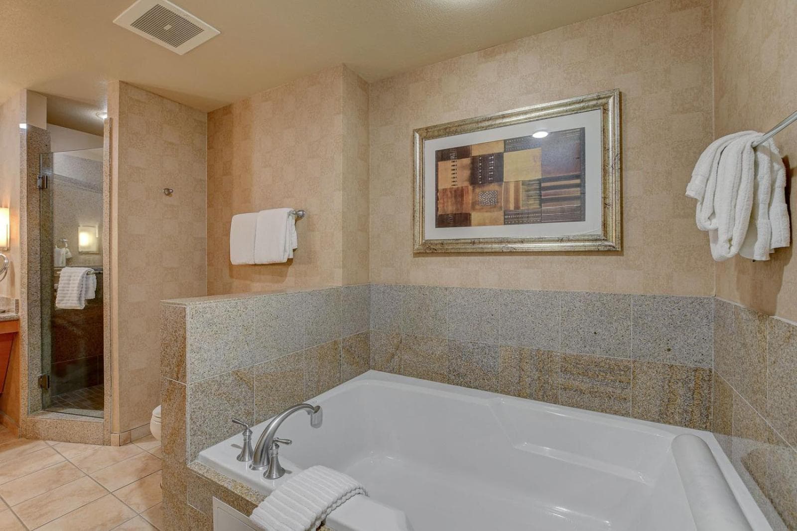 Sky Mist Suite at Platinum Hotel 5 MIN WALK TO F1 KOVAL ZONE ENTRANCE gallery photo in Paradise, NV — image 55