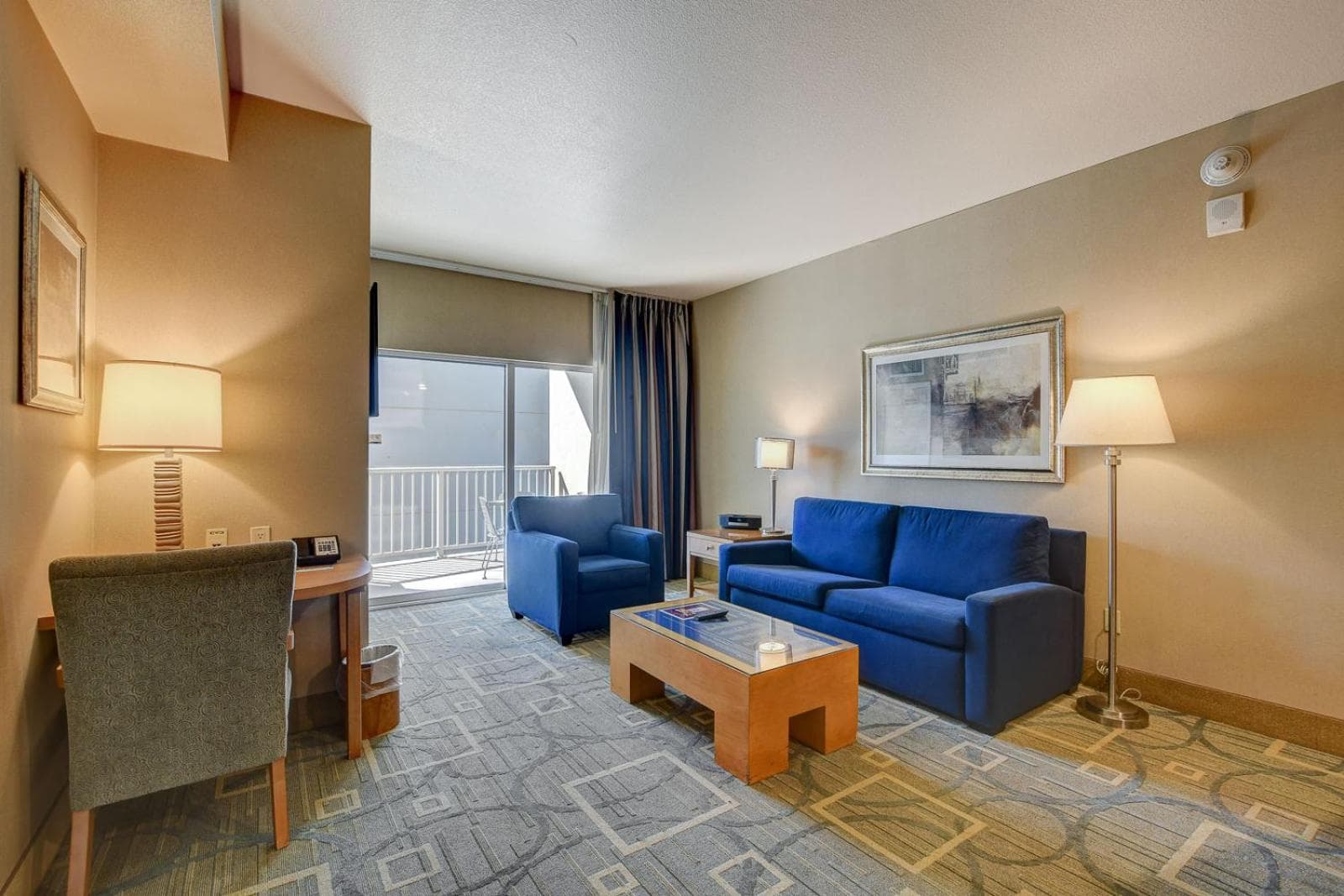 Sky Mist Suite at Platinum Hotel 5 MIN WALK TO F1 KOVAL ZONE ENTRANCE gallery photo in Paradise, NV — image 12