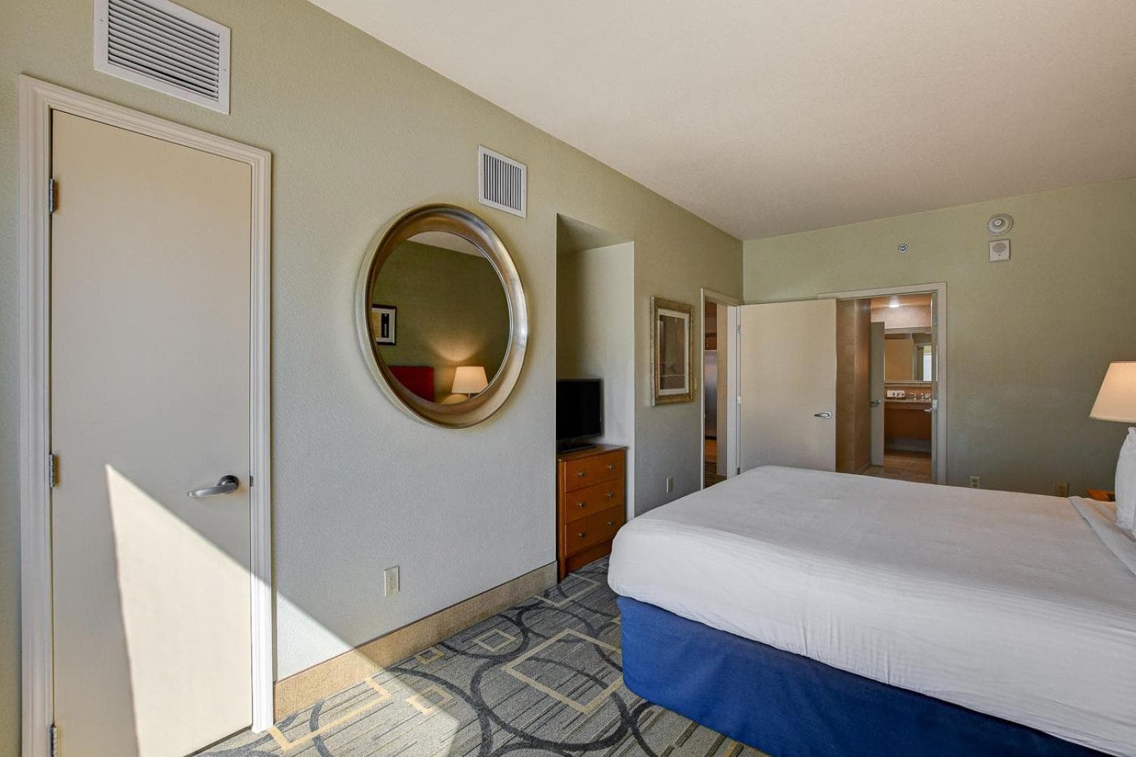 Sky Mist Suite at Platinum Hotel 5 MIN WALK TO F1 KOVAL ZONE ENTRANCE gallery photo in Paradise, NV — image 11