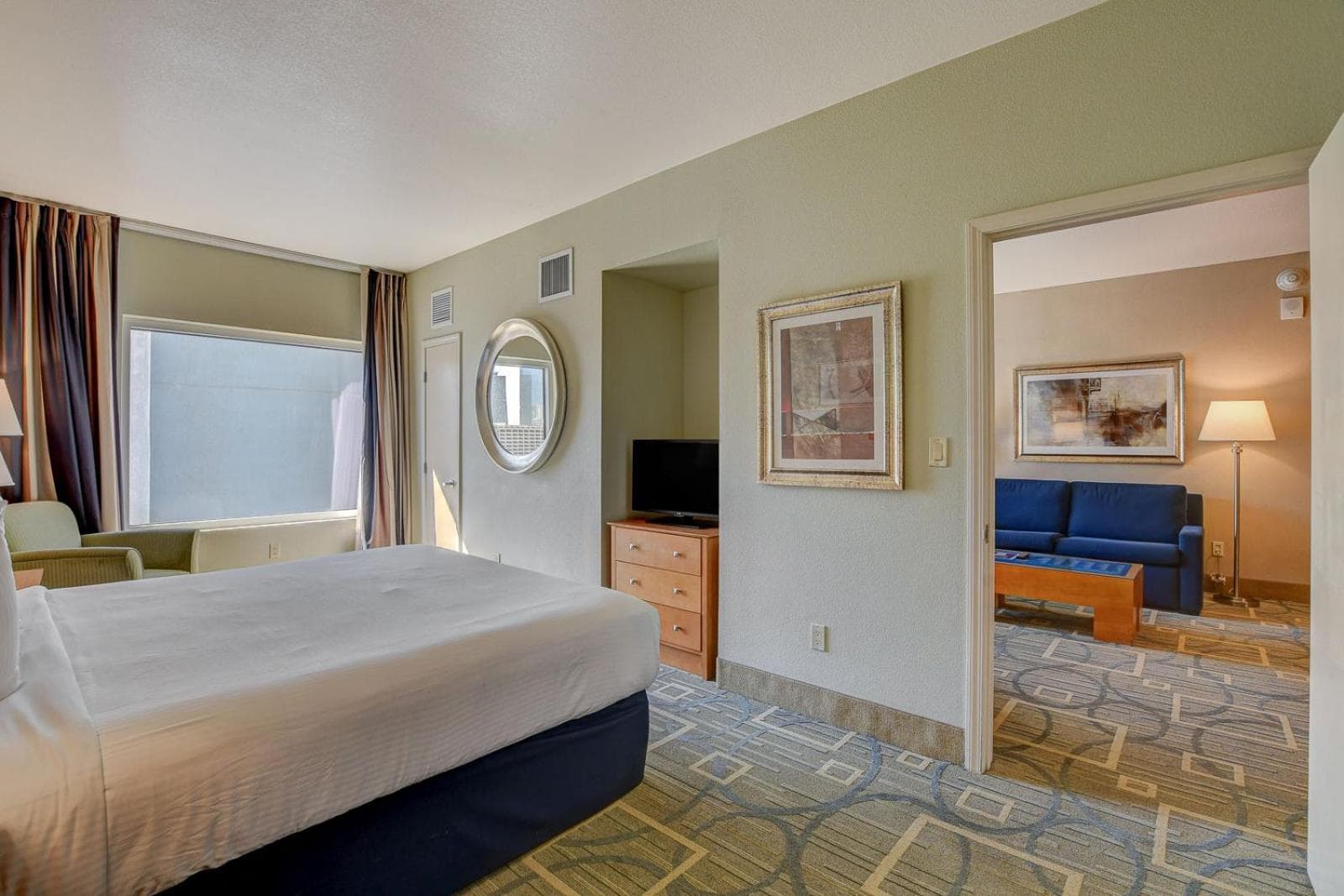 Sky Mist Suite at Platinum Hotel 5 MIN WALK TO F1 KOVAL ZONE ENTRANCE gallery photo in Paradise, NV — image 9