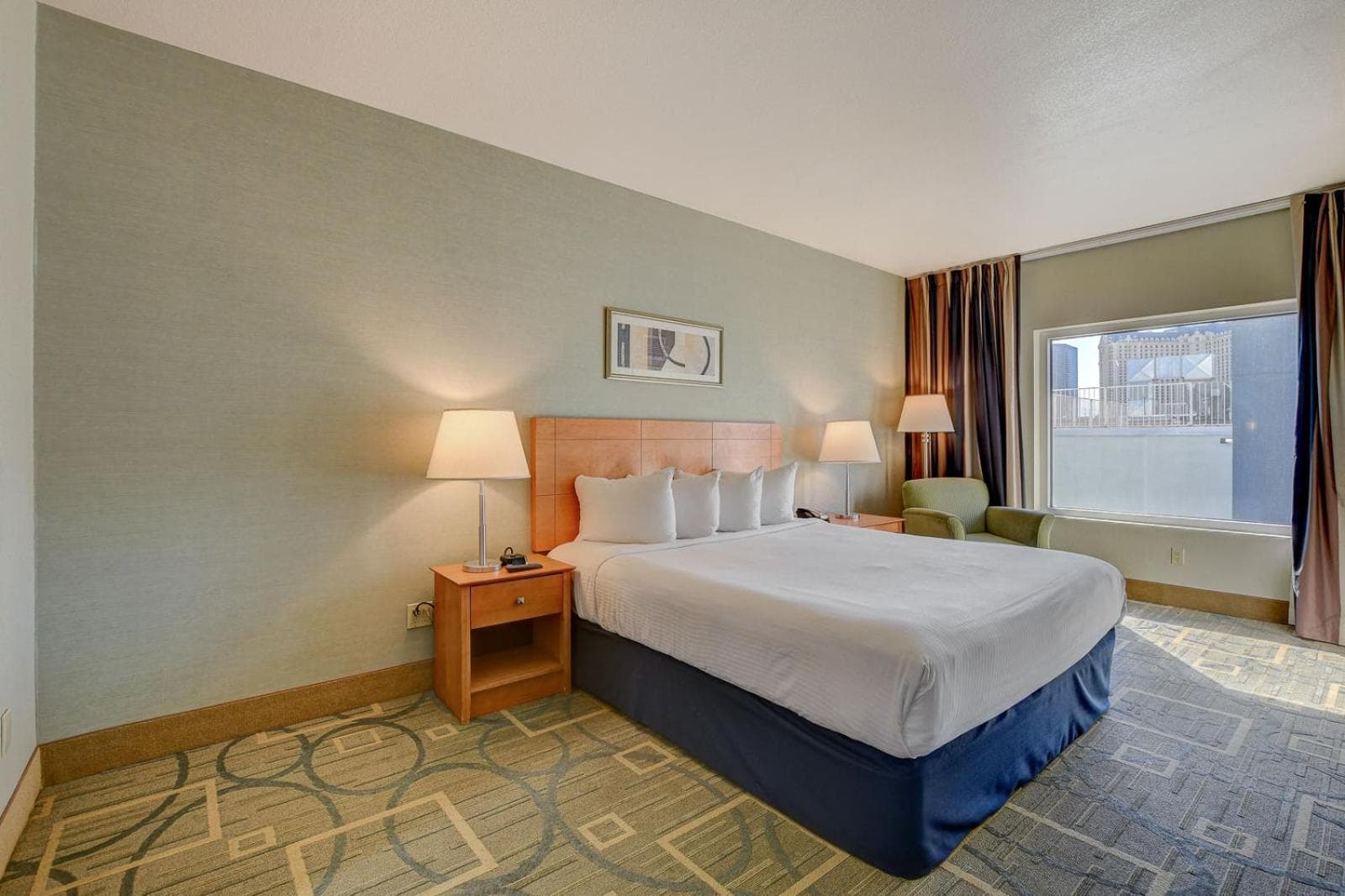 Sky Mist Suite at Platinum Hotel 5 MIN WALK TO F1 KOVAL ZONE ENTRANCE gallery photo in Paradise, NV — image 48