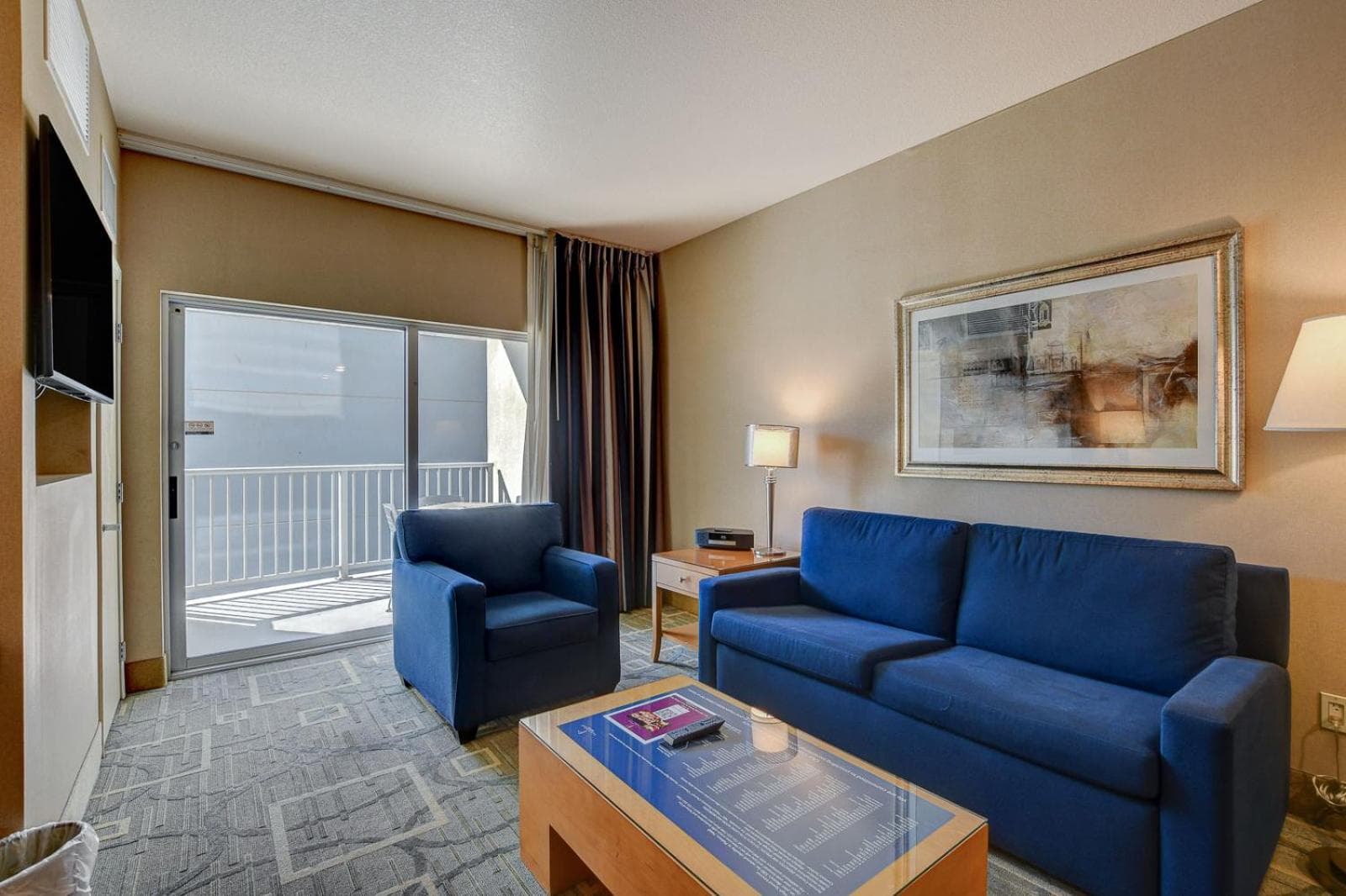 Sky Mist Suite at Platinum Hotel 5 MIN WALK TO F1 KOVAL ZONE ENTRANCE gallery photo in Paradise, NV — image 6