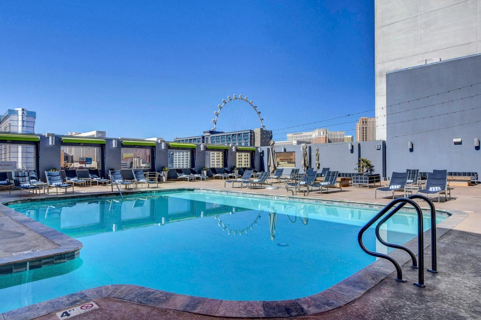Sky Mist Suite at Platinum Hotel 5 MIN WALK TO F1 KOVAL ZONE ENTRANCE gallery photo in Paradise, NV — image 67