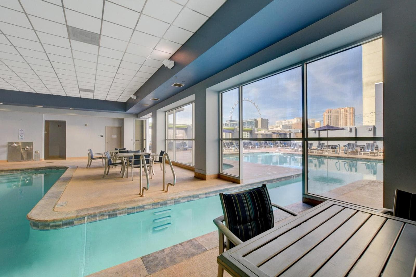 Sky Mist Suite at Platinum Hotel 5 MIN WALK TO F1 KOVAL ZONE ENTRANCE gallery photo in Paradise, NV — image 59