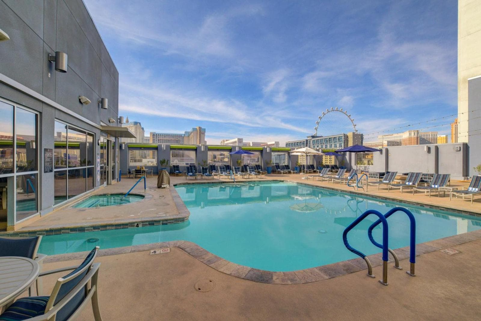 Sky Mist Suite at Platinum Hotel 5 MIN WALK TO F1 KOVAL ZONE ENTRANCE gallery photo in Paradise, NV — image 15