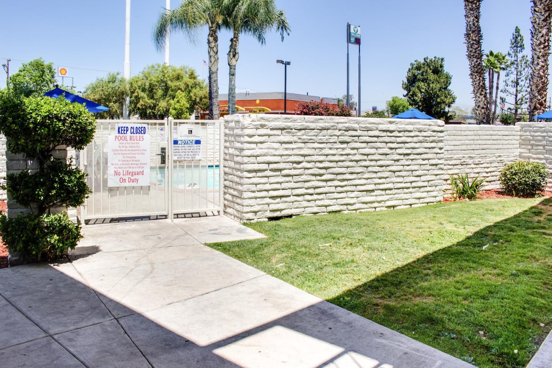 Motel 6-Bakersfield, CA - South gallery photo in Bakersfield, CA — image 63