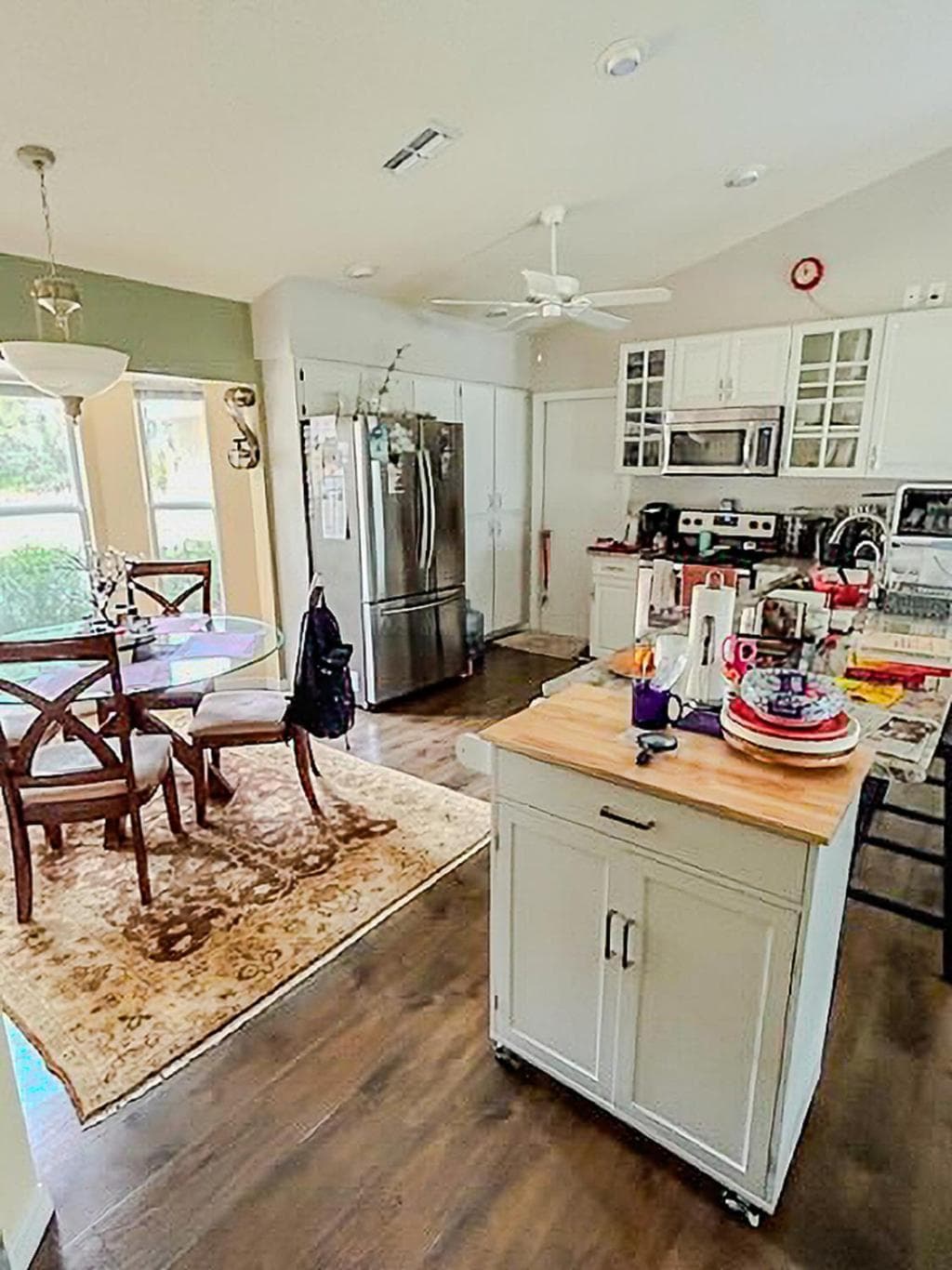 Private Room at Crystal River Retreat with Salt Water Pool property views in Crystal River, FL — gallery photo 3