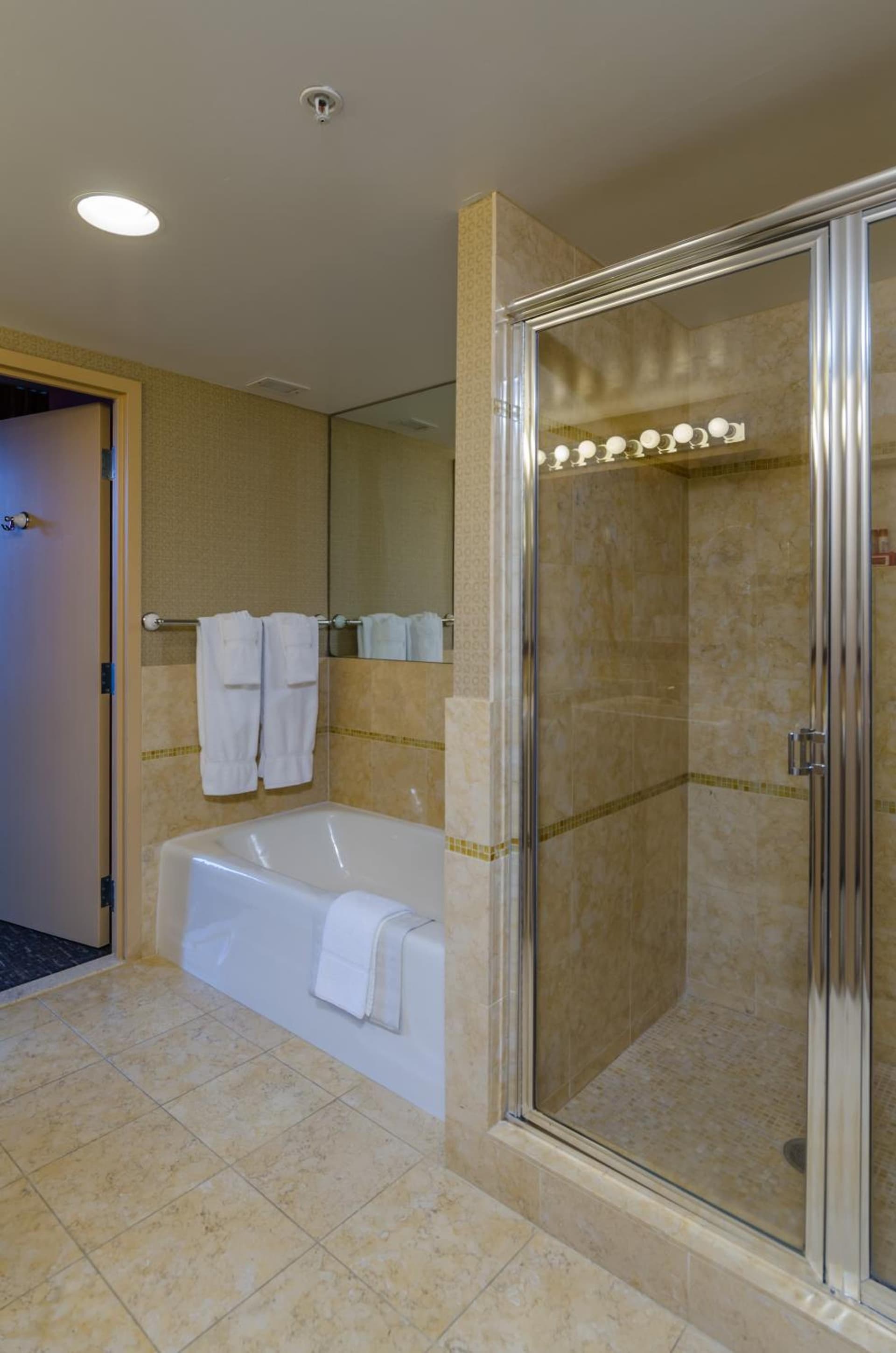 Beacon Hotel & Corporate Quarters gallery photo in Washington, DC — image 43