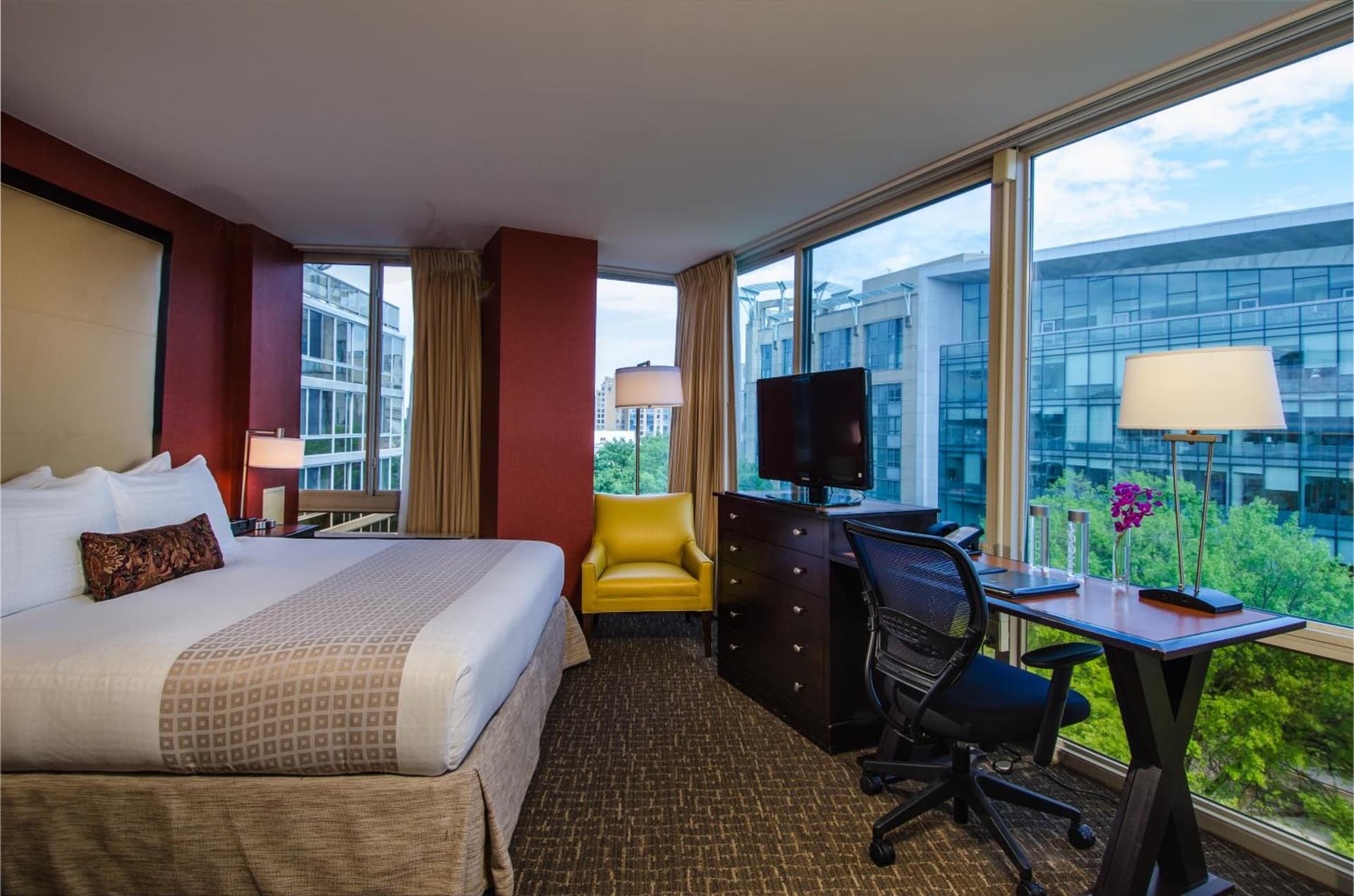 Beacon Hotel & Corporate Quarters interior in Washington, DC — gallery photo 2