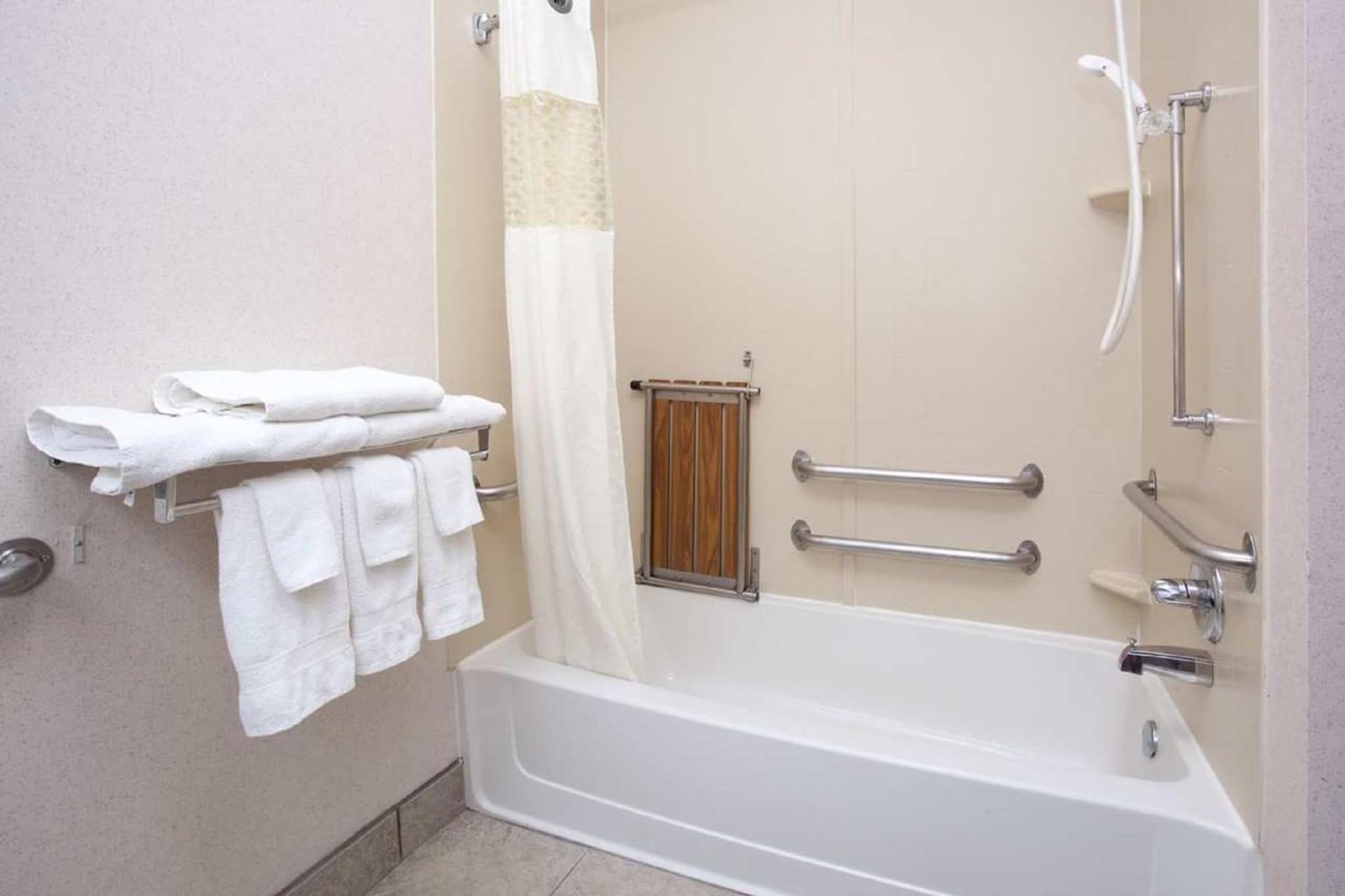 Baymont by Wyndham Thornton gallery photo in Thornton, CO — image 11