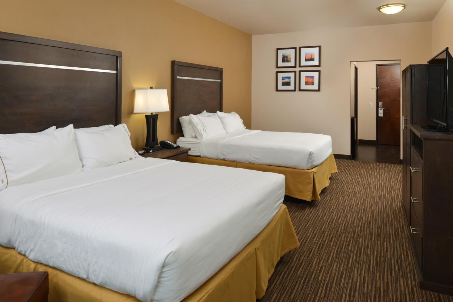 Holiday Inn Express & Suites Globe by IHG interior in Globe, AZ — gallery photo 2