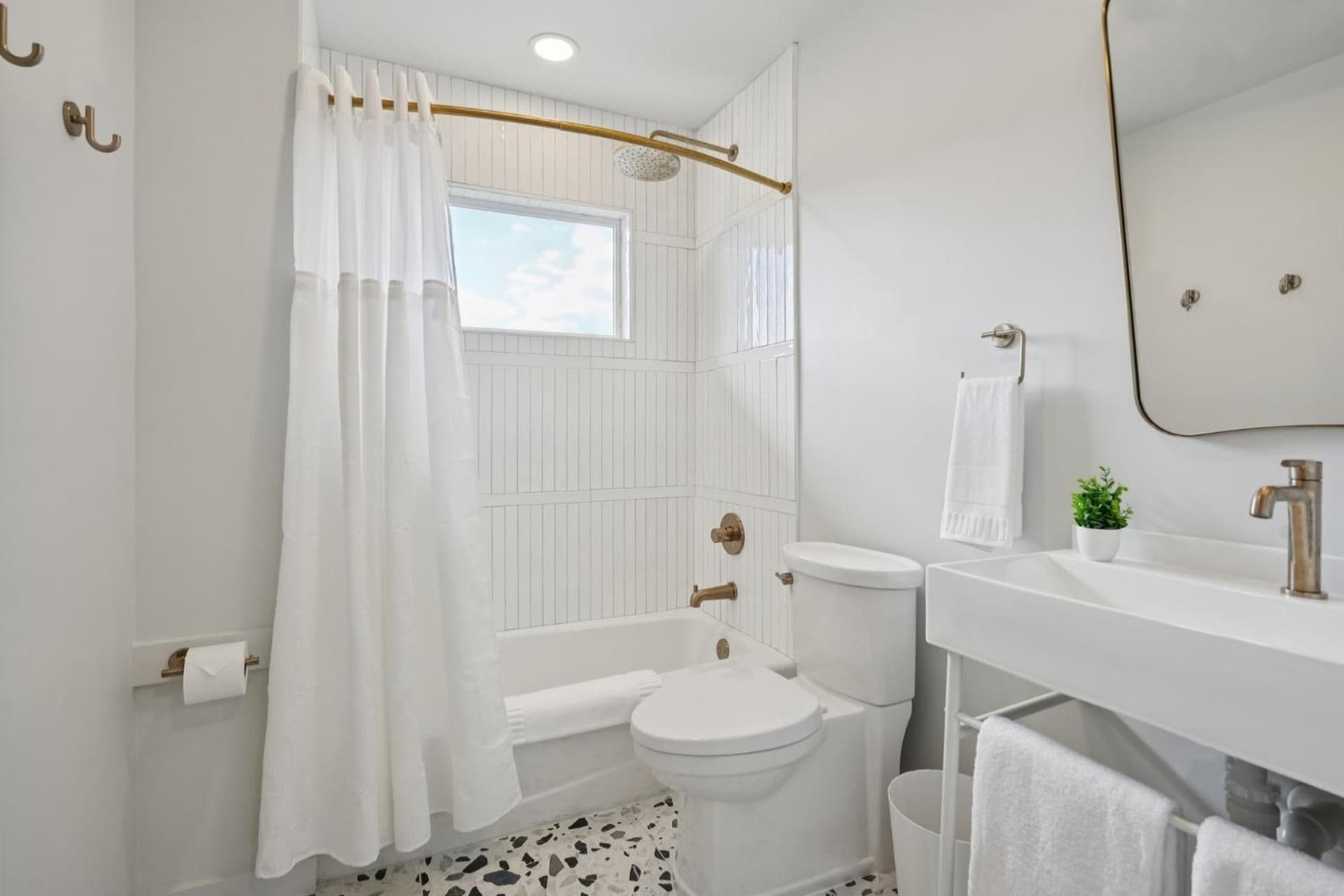 Lakelyn Lodge property views in Lakeville — gallery photo 3