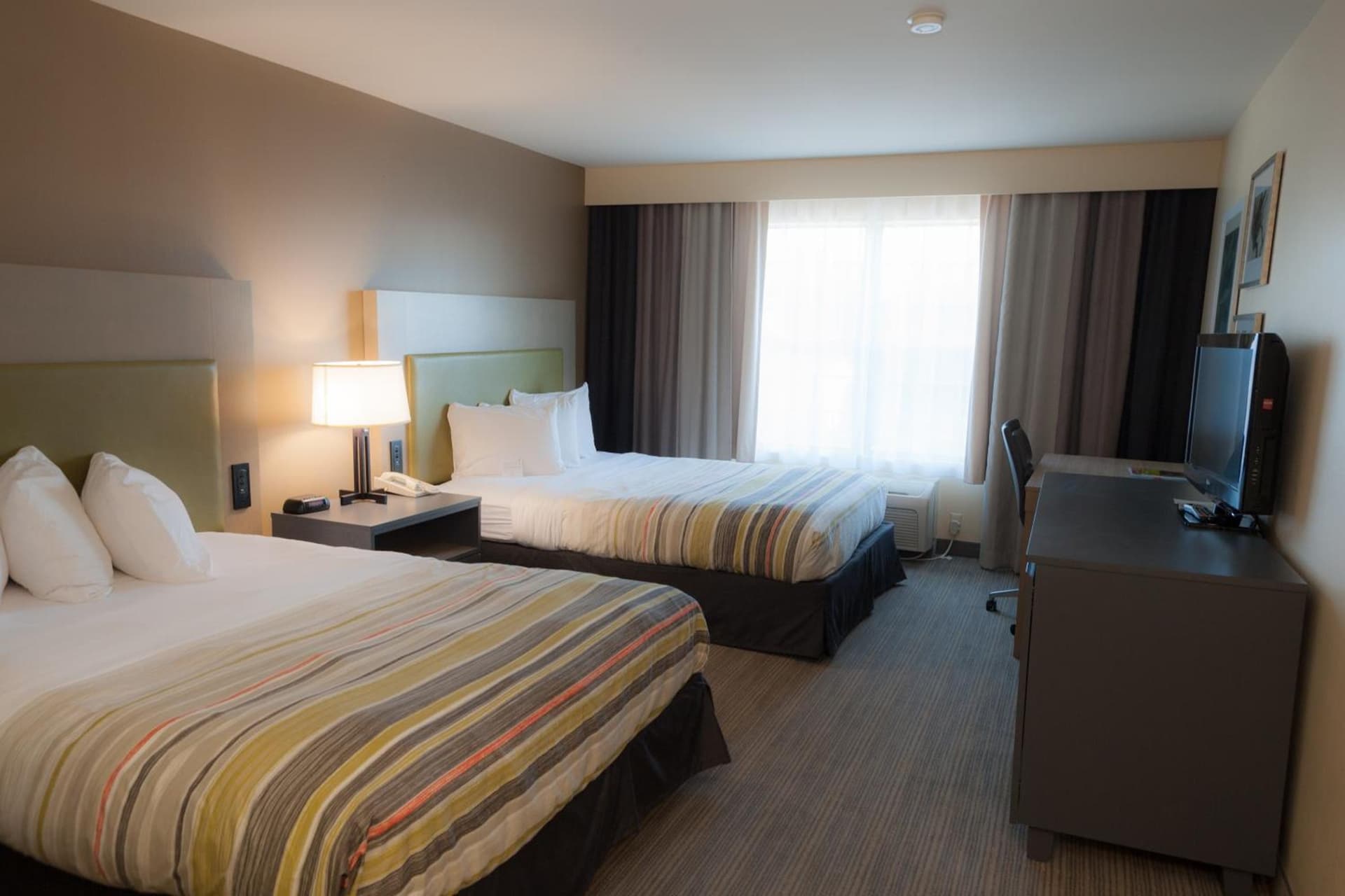Country Inn & Suites by Radisson, Milwaukee Airport, WI gallery photo in Milwaukee, WI — image 19
