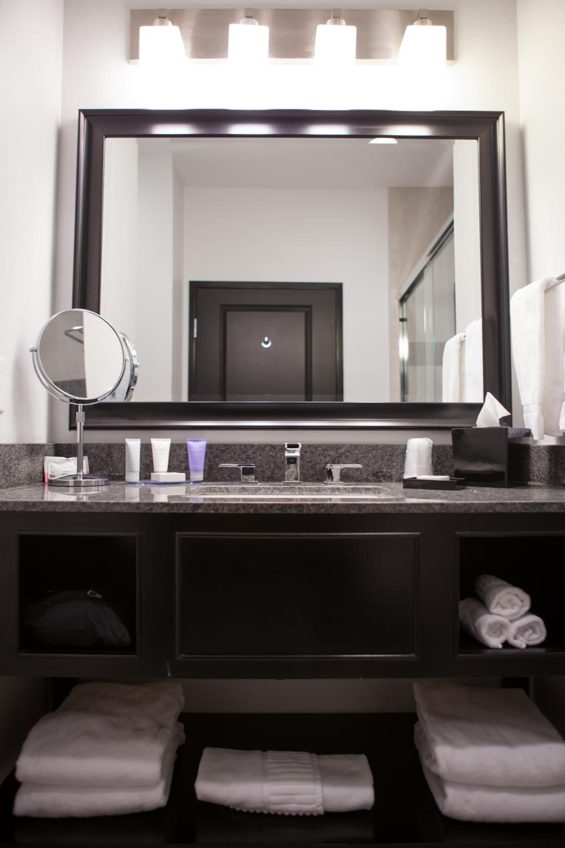 La Quinta Inn & Suites by Wyndham Lubbock Southwest gallery photo in Lubbock, TX — image 25