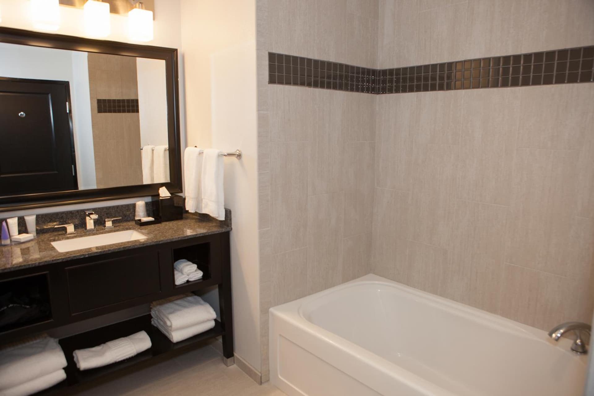 La Quinta Inn & Suites by Wyndham Lubbock Southwest gallery photo in Lubbock, TX — image 44