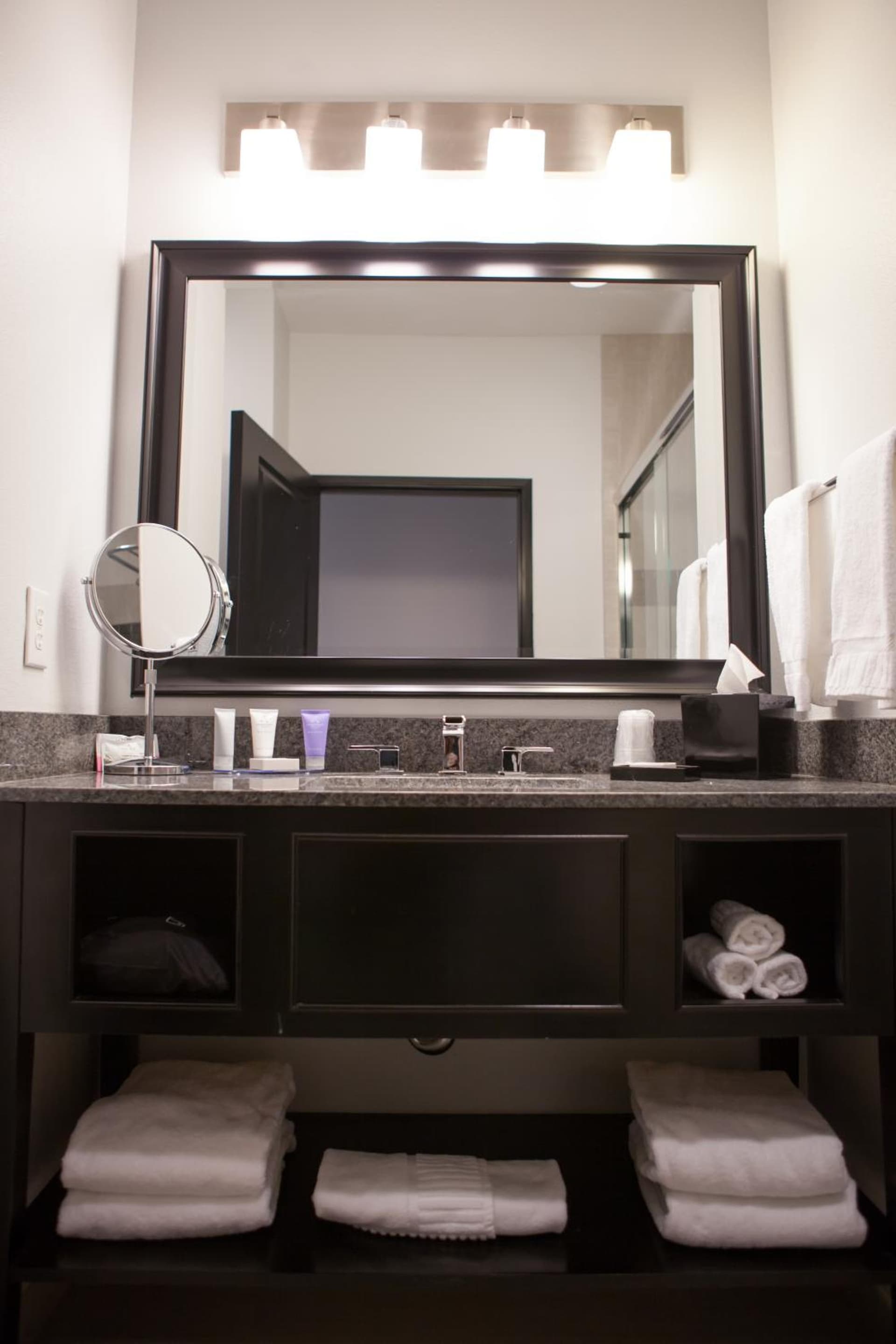 La Quinta Inn & Suites by Wyndham Lubbock Southwest gallery photo in Lubbock, TX — image 55
