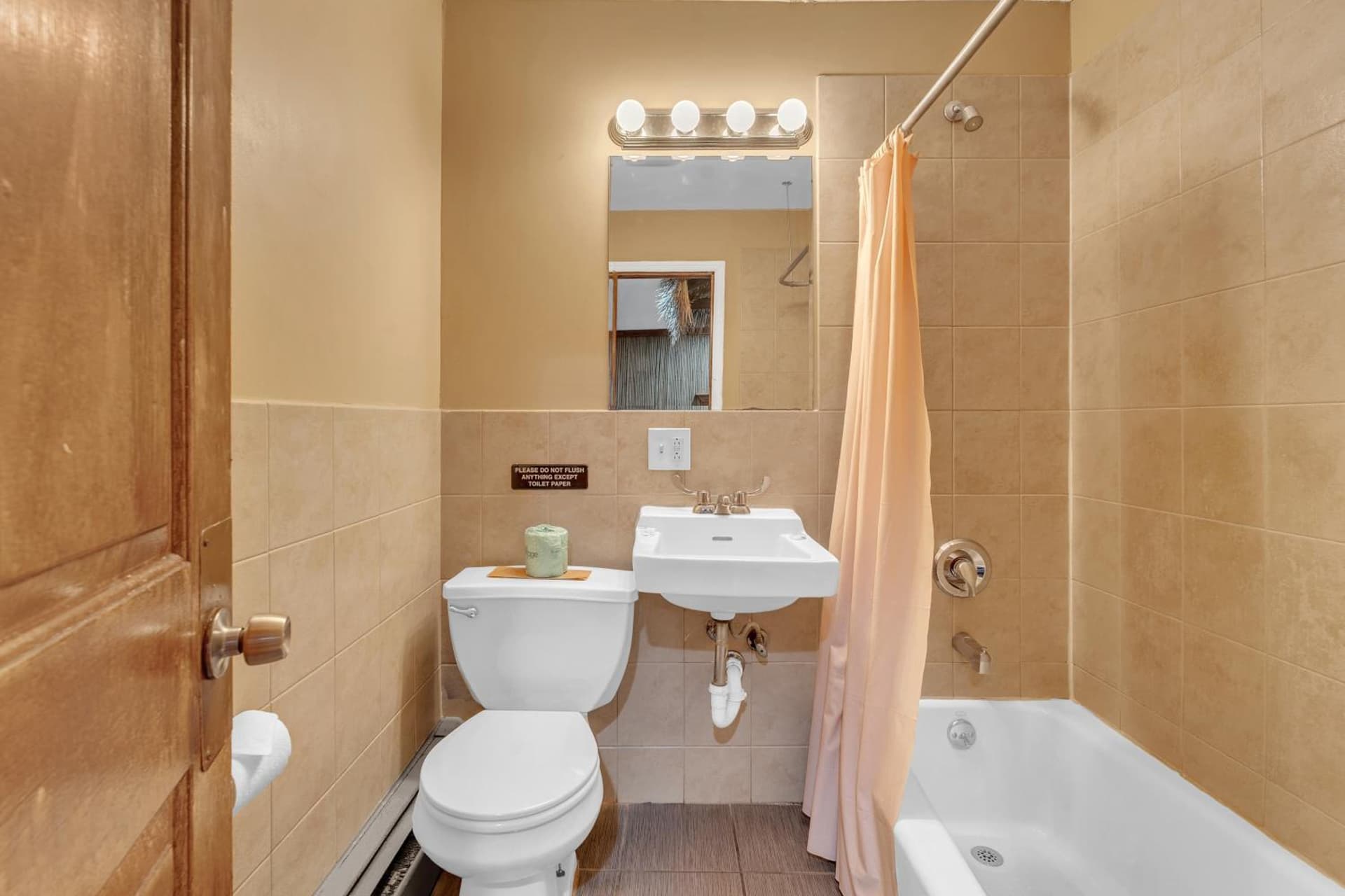 Bentley Motel property views in Linden, NJ — gallery photo 3