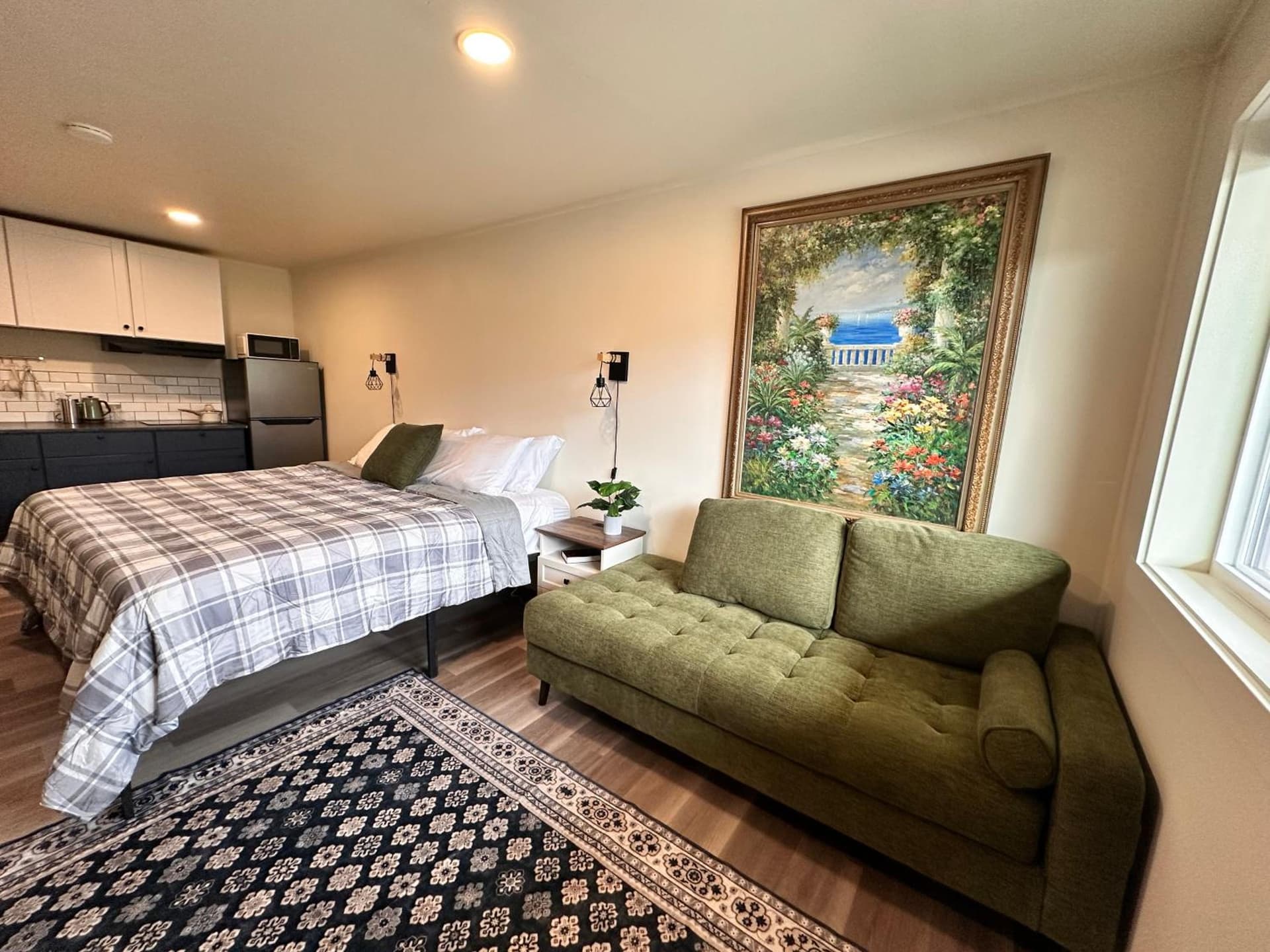 Basecamp featured exterior or lobby in Sagle — similar hotel
